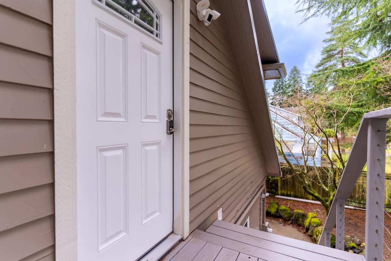 Burien's Top Unit with Spa-Inspired Bathroom view 3