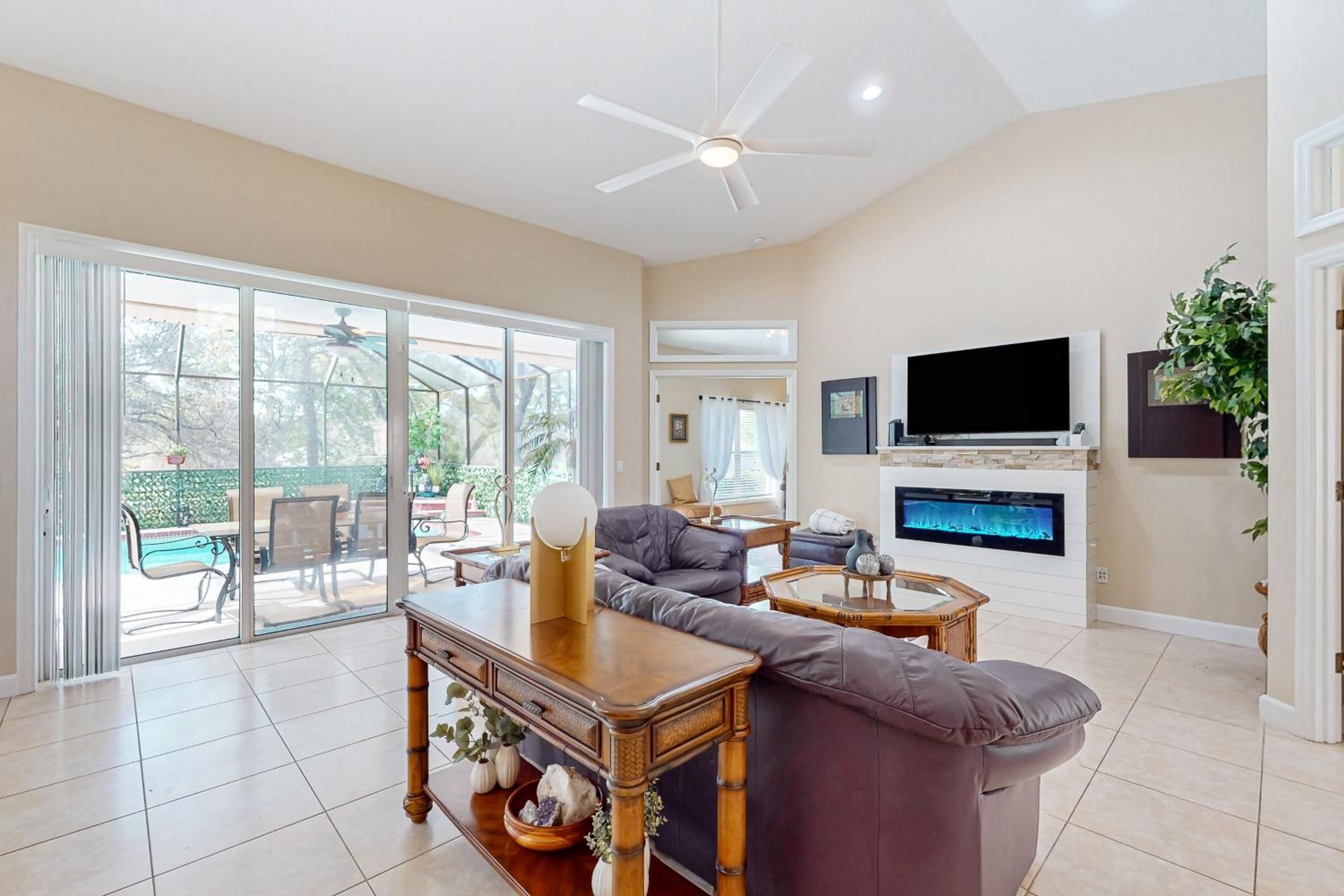 Golfers Oasis with Pool in Black Diamond Ranch!
