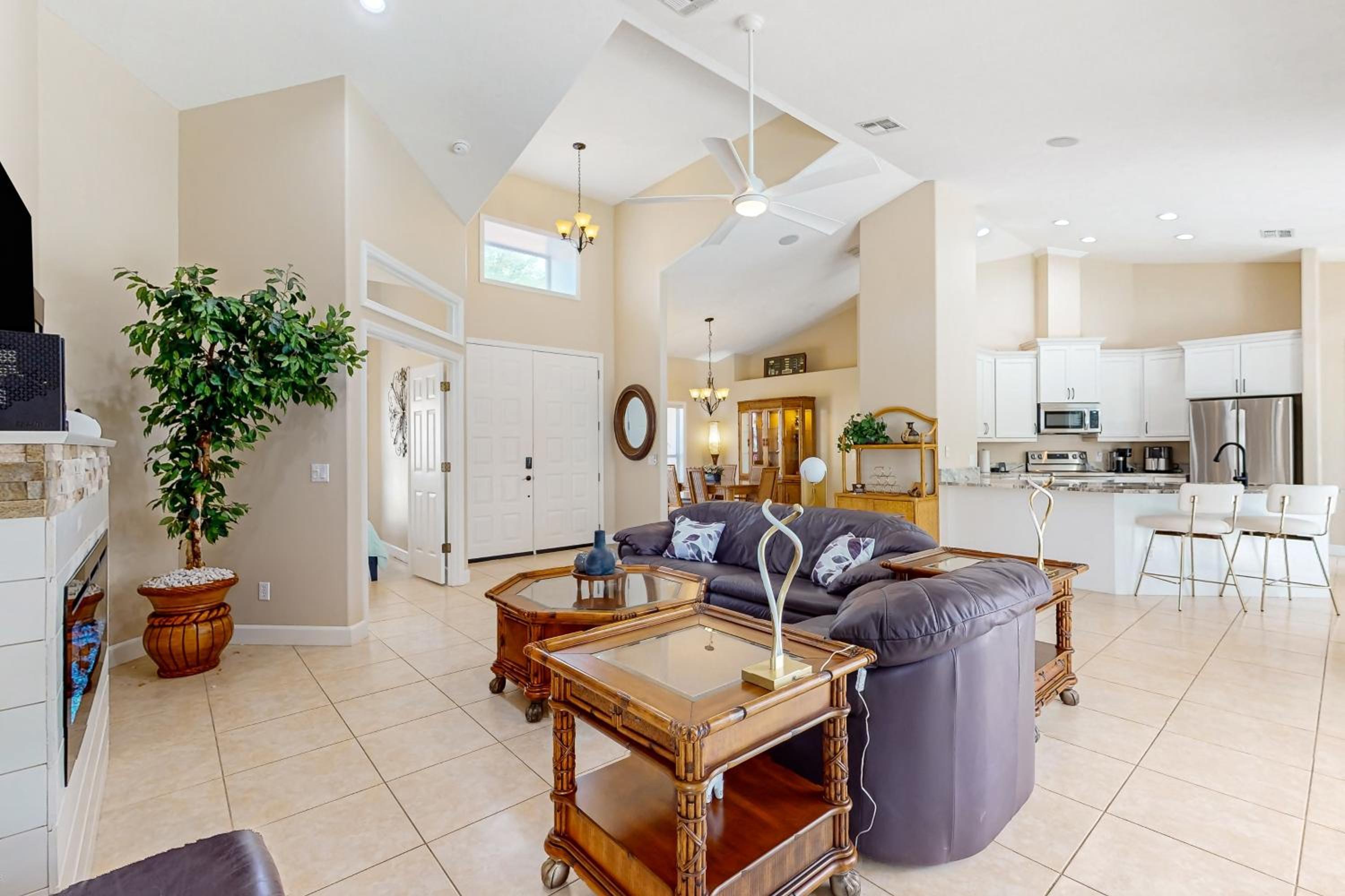 Golfers Oasis with Pool in Black Diamond Ranch!