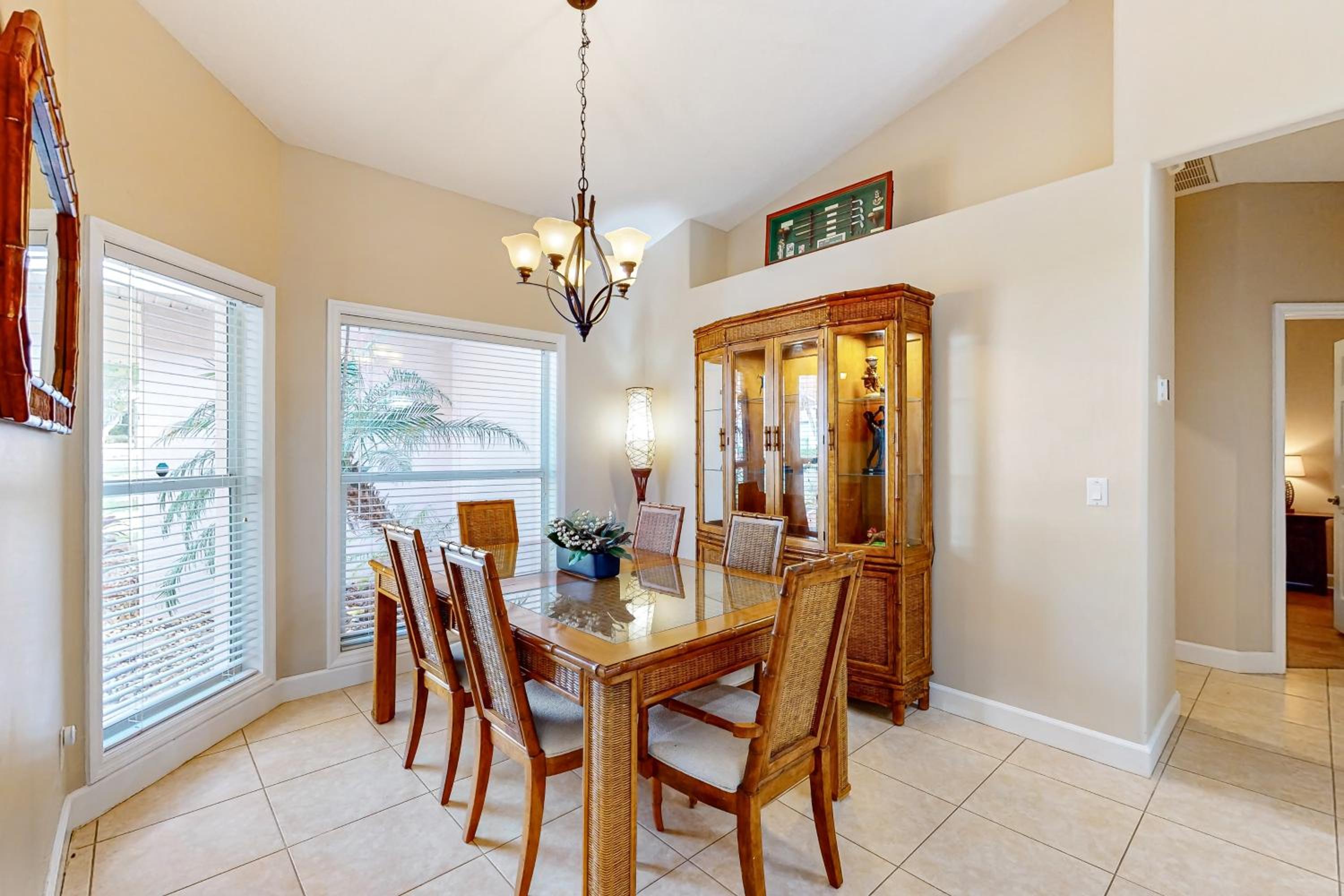 Golfers Oasis with Pool in Black Diamond Ranch!