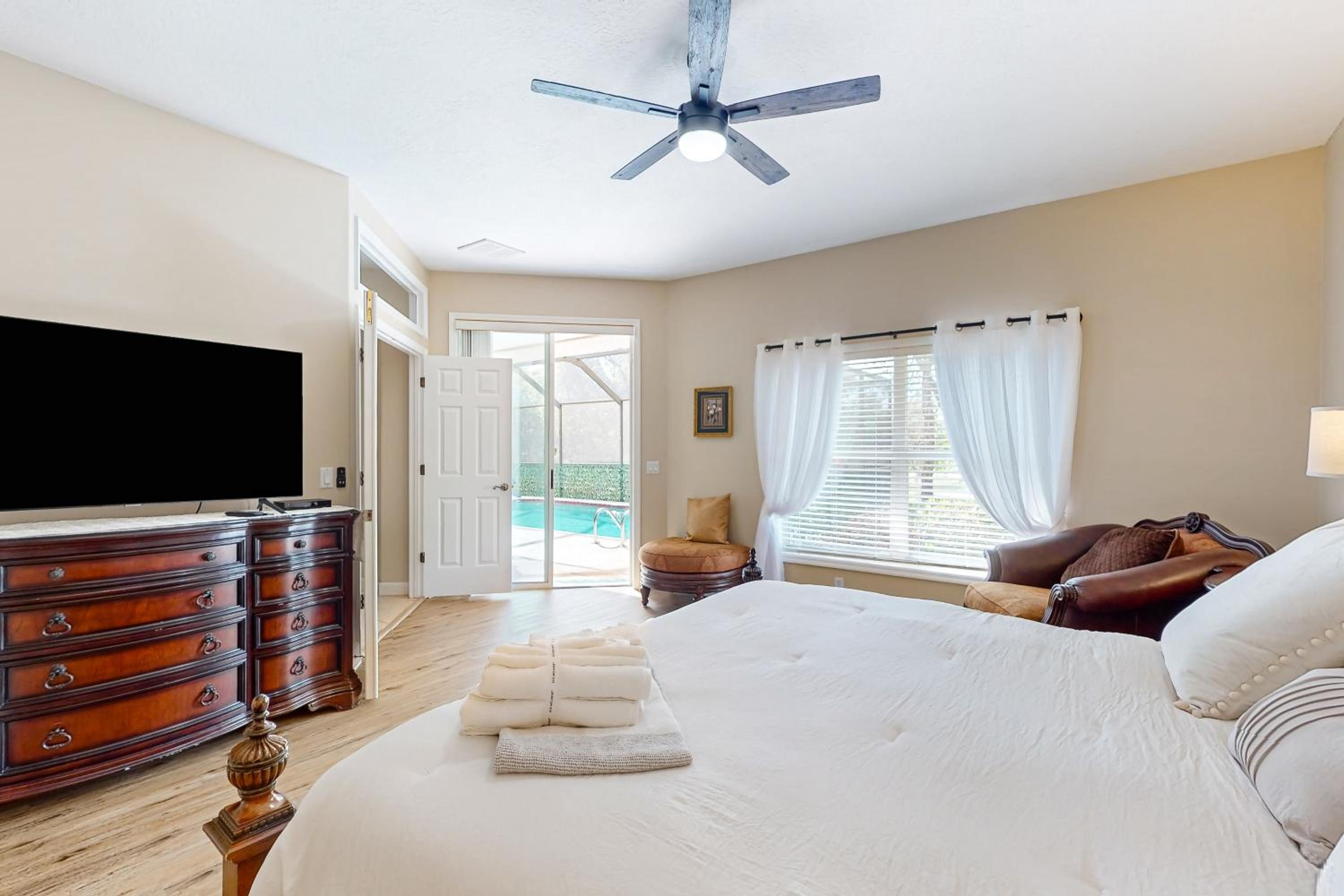 Golfers Oasis with Pool in Black Diamond Ranch!
