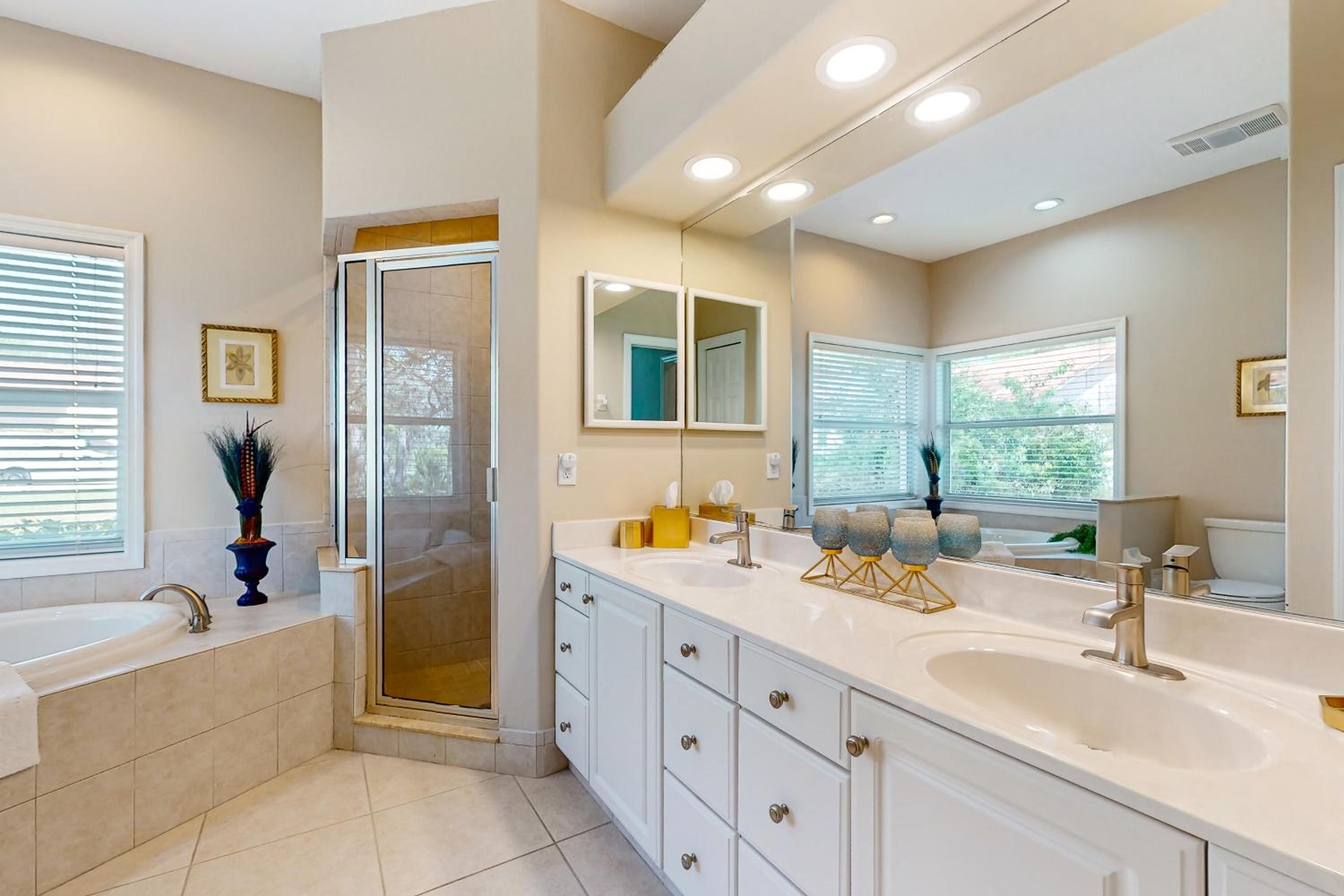 Golfers Oasis with Pool in Black Diamond Ranch!