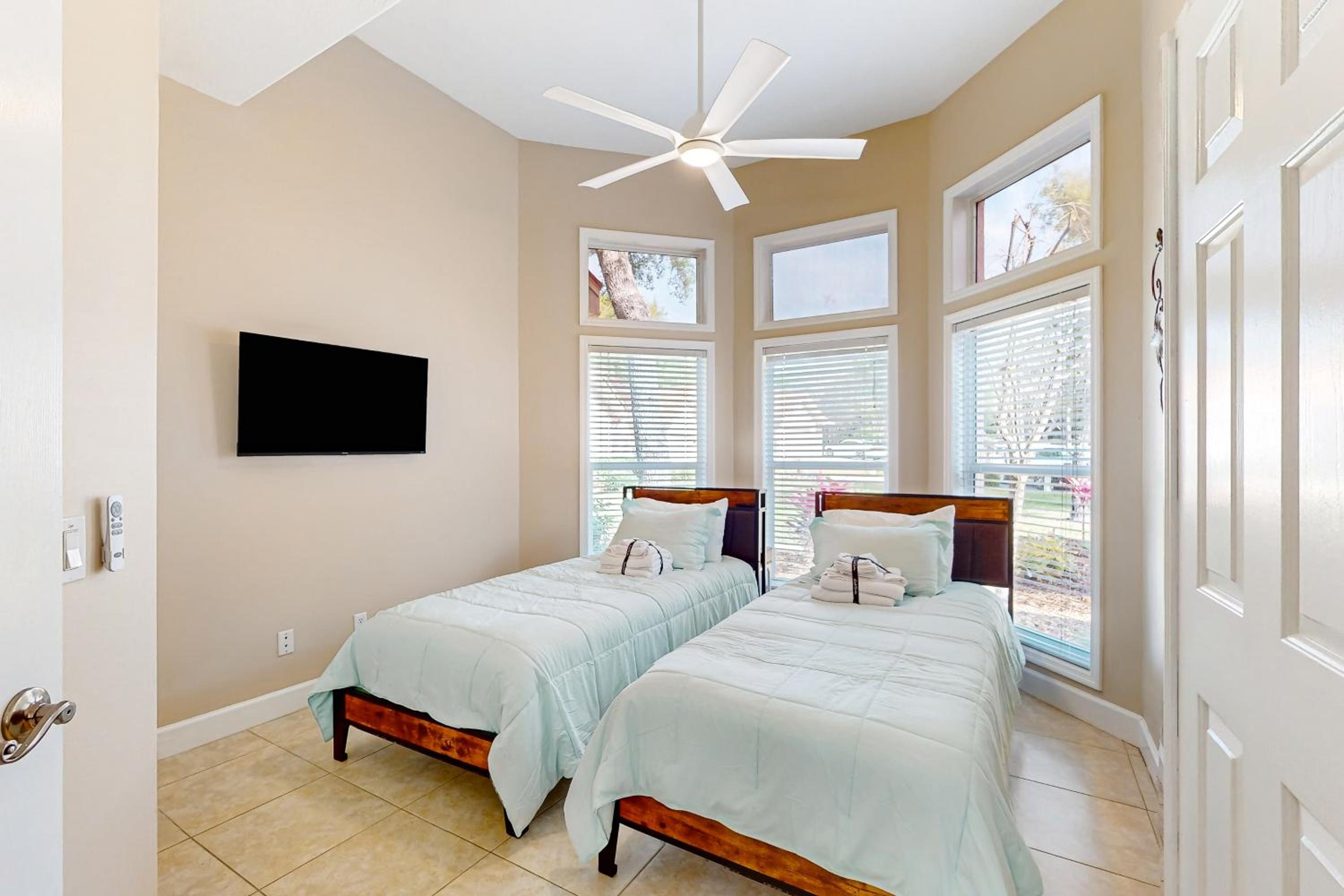 Golfers Oasis with Pool in Black Diamond Ranch!