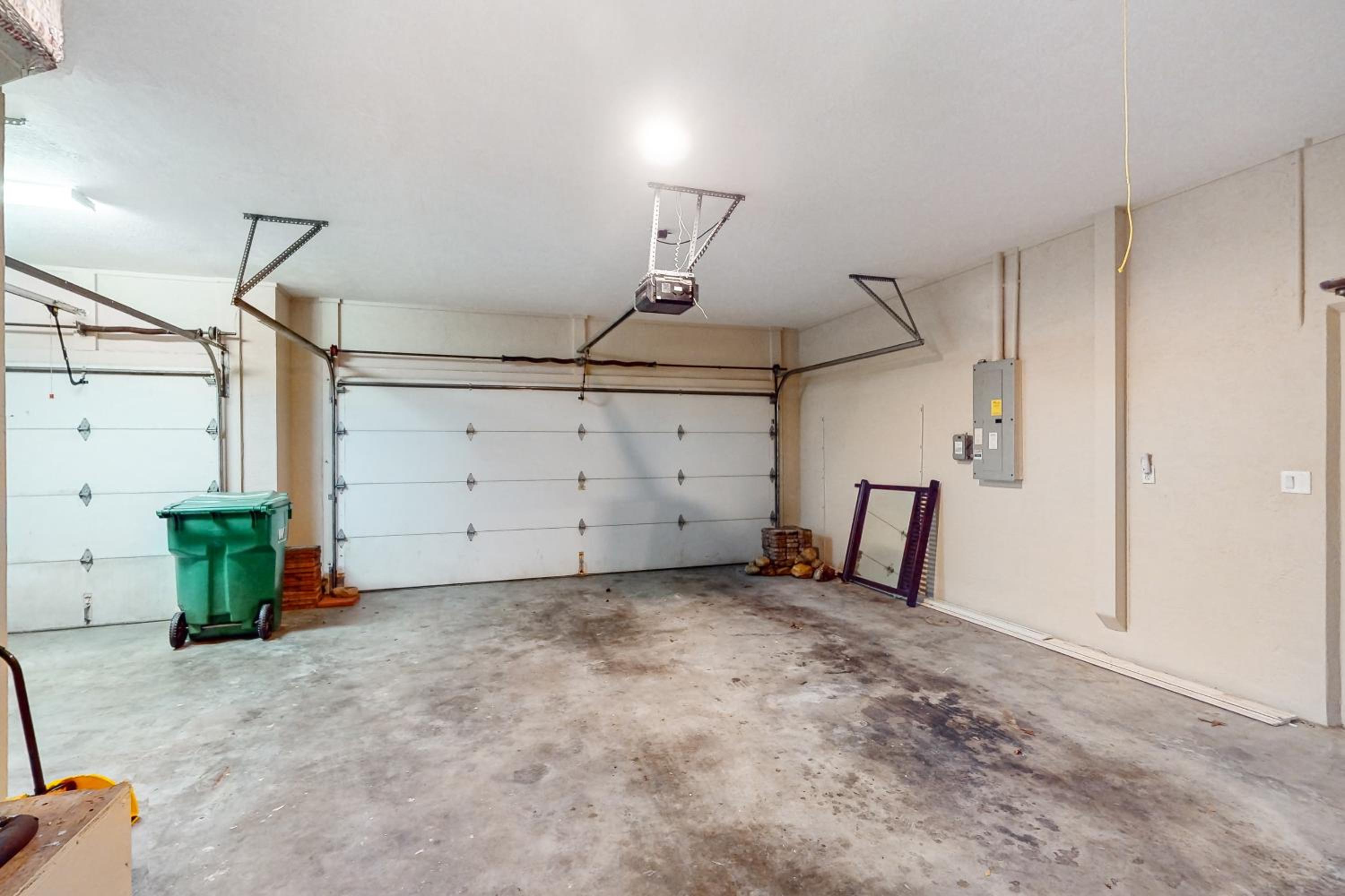 Golfers Oasis with Pool in Black Diamond Ranch!