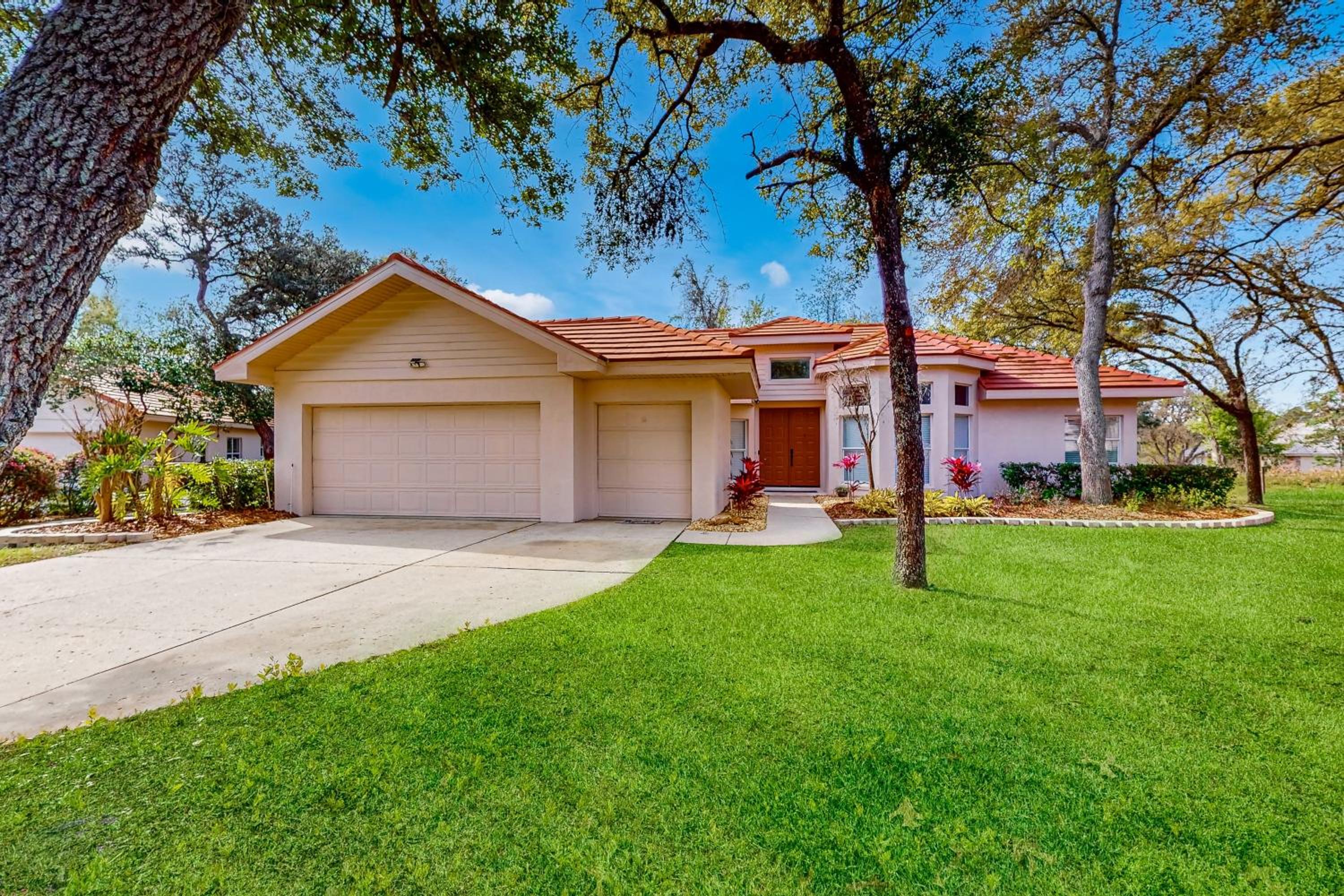Golfers Oasis with Pool in Black Diamond Ranch!