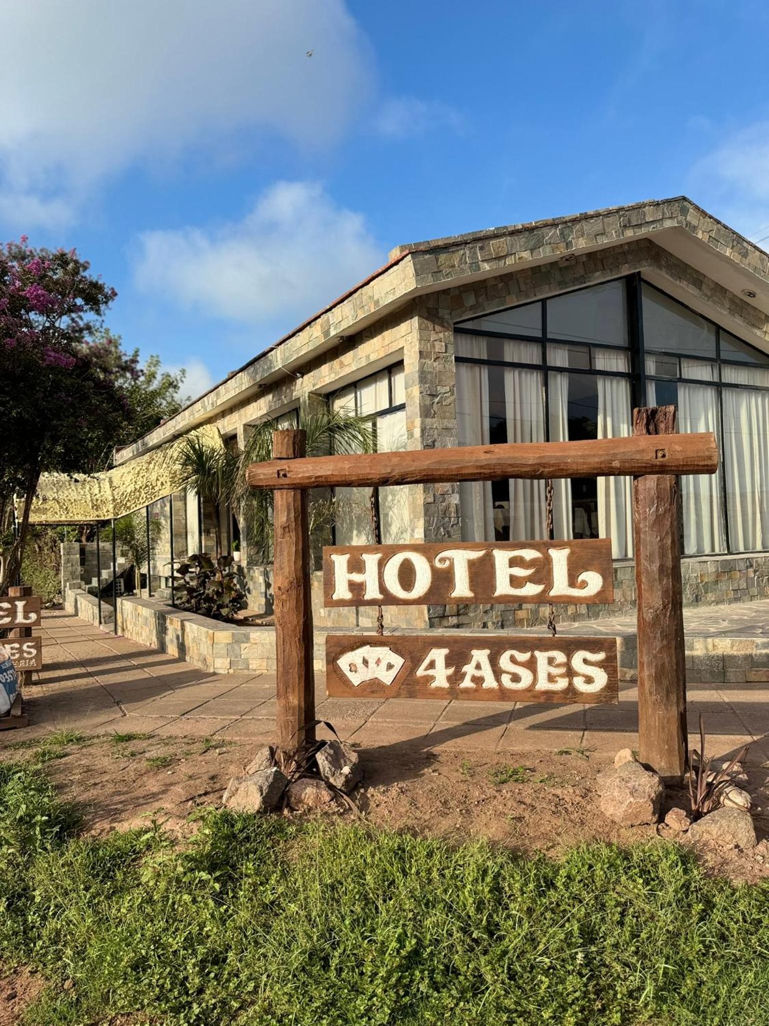 4 Ases Hotel