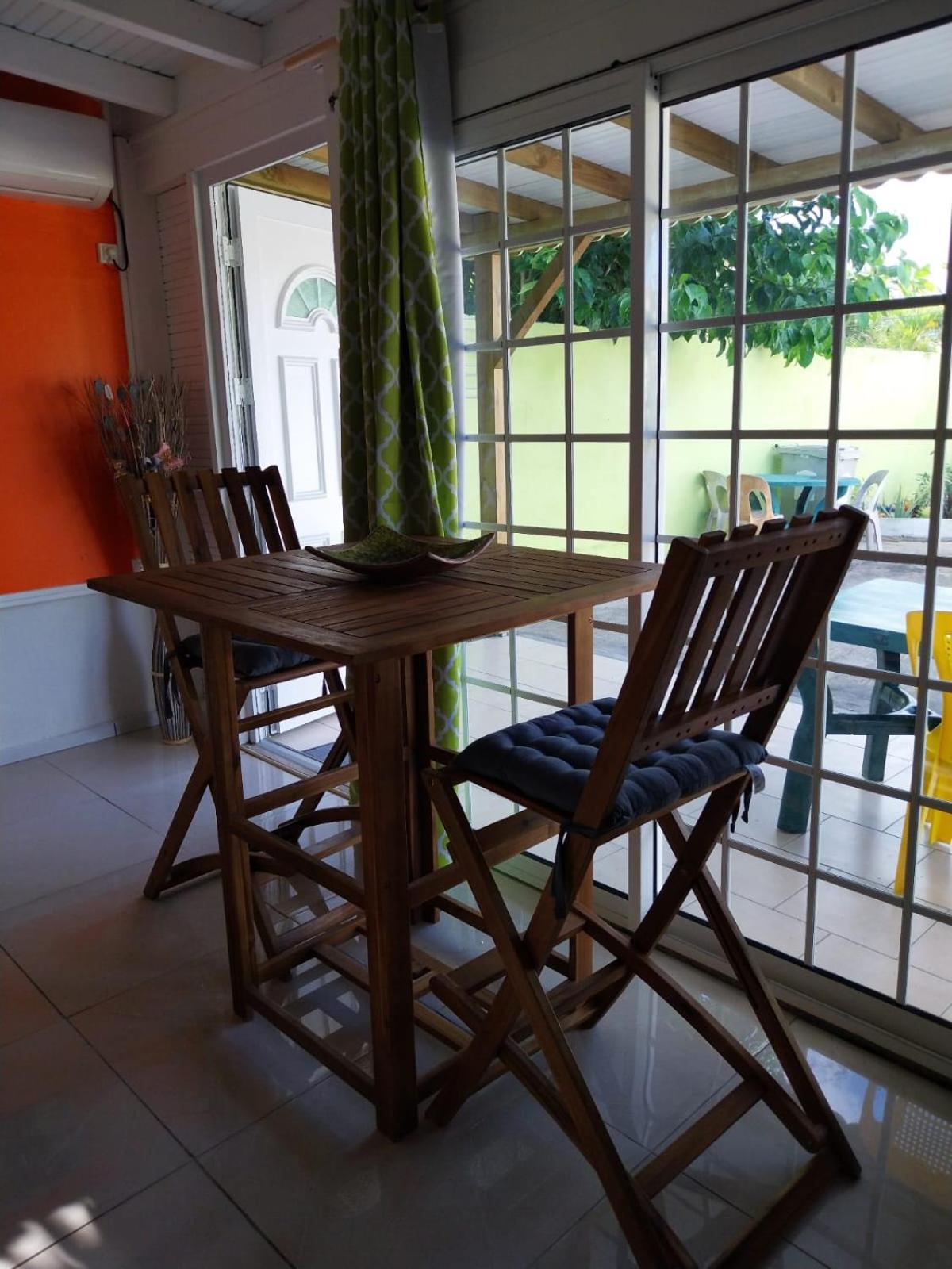 LES GITES RAMA STUDIO Sainte-Anne view 2