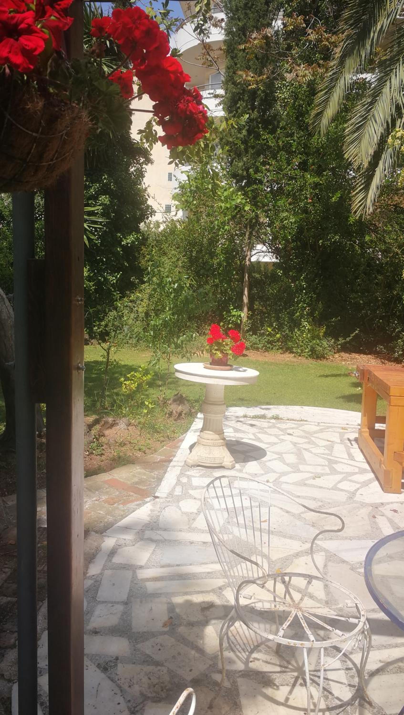 Villa with a big garden
