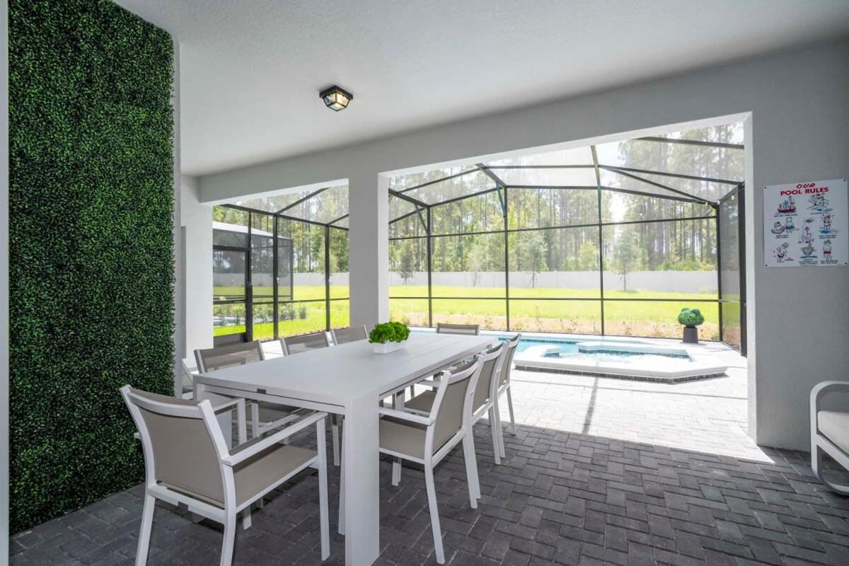 Gorgeous 6Bd w Pool Game Room at Windsor Island 4450 view 5