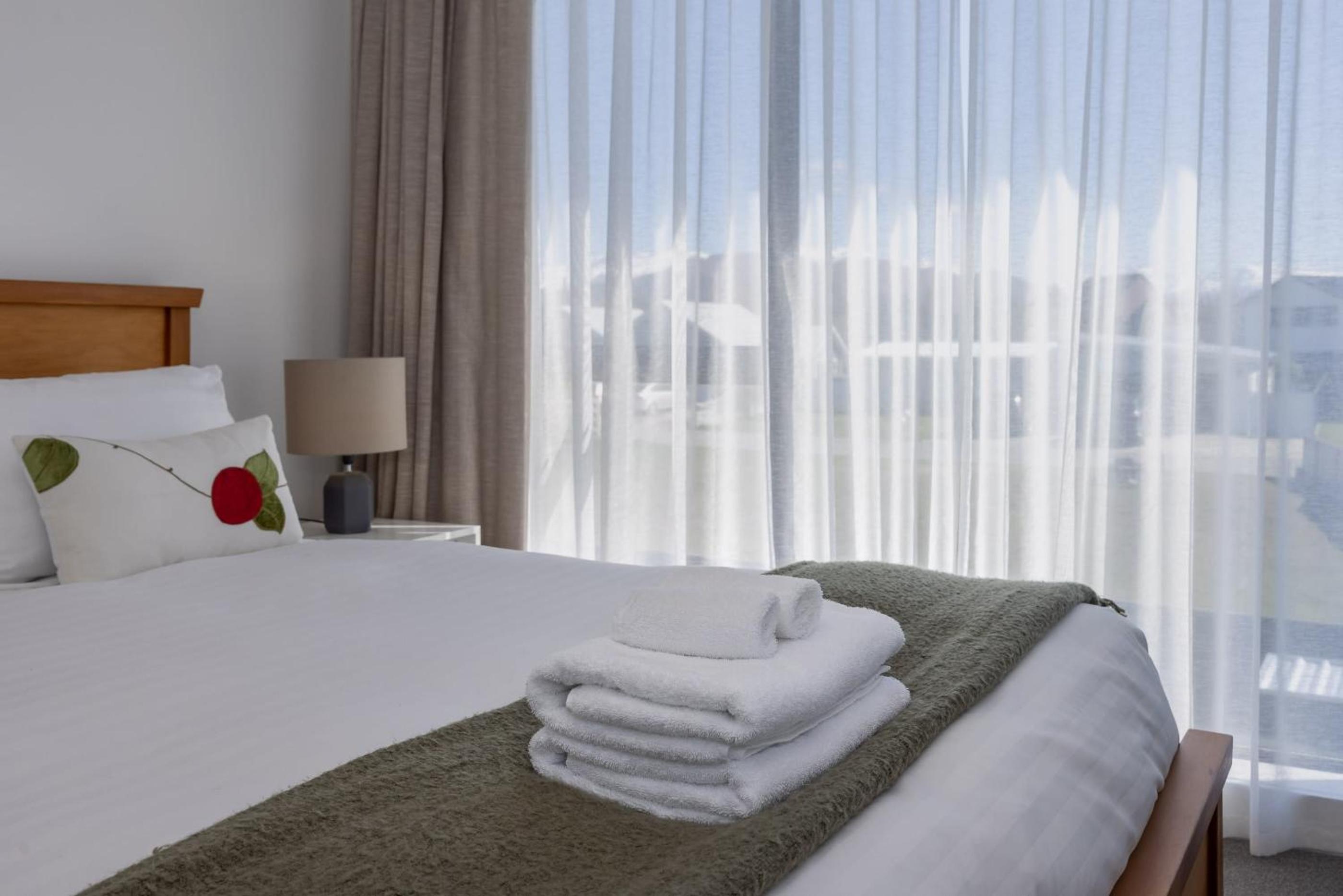 Wanaka Riverside serviced apartments by BCR Stays view 5