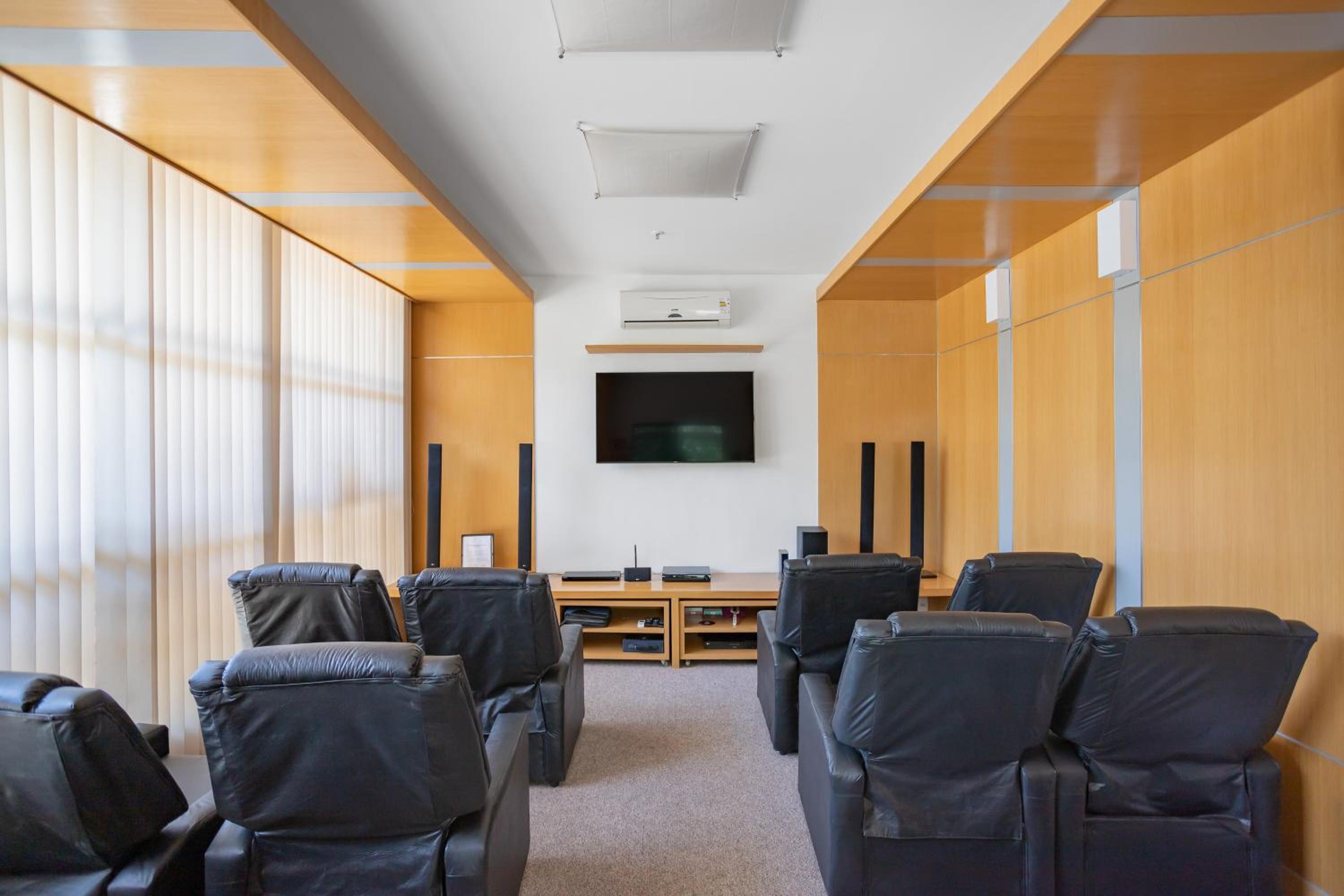 meeting & event spaces