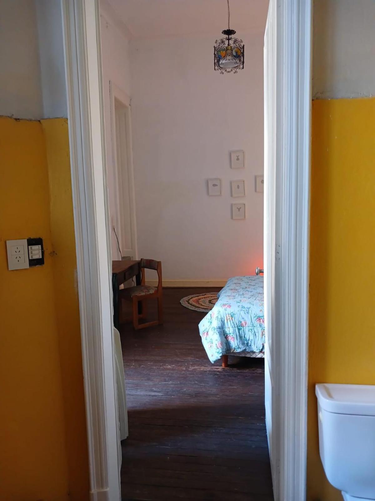 Habitación en suite en el centro de Buenos Aires.