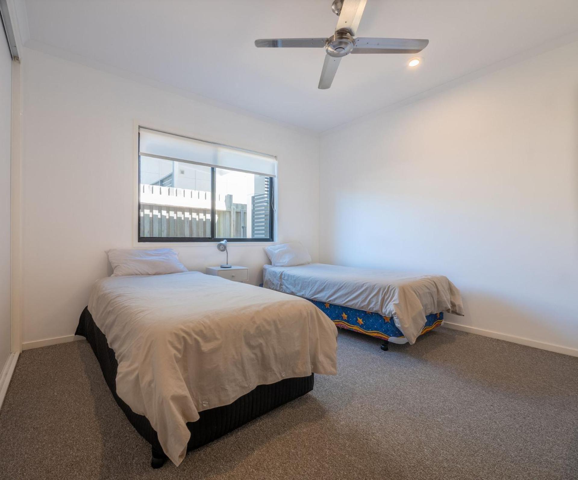 Campbell St 11 Moffat Beach