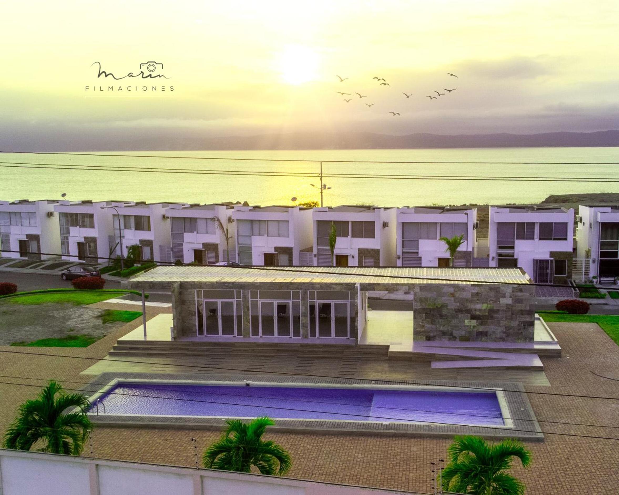 Casa con Piscina junto al MAR