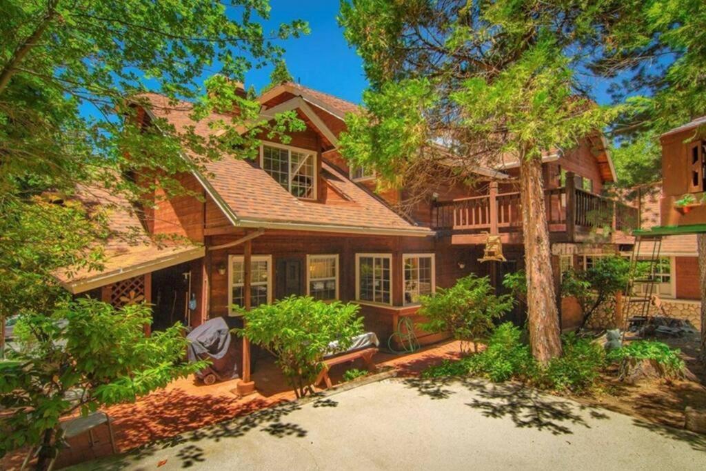 The Arrowhead Hideaway! Game Room + BBQ view 2