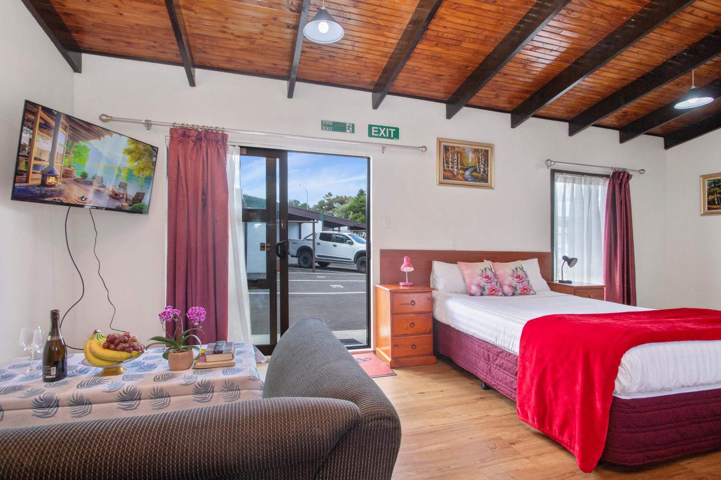 Grange Motel photo 3
