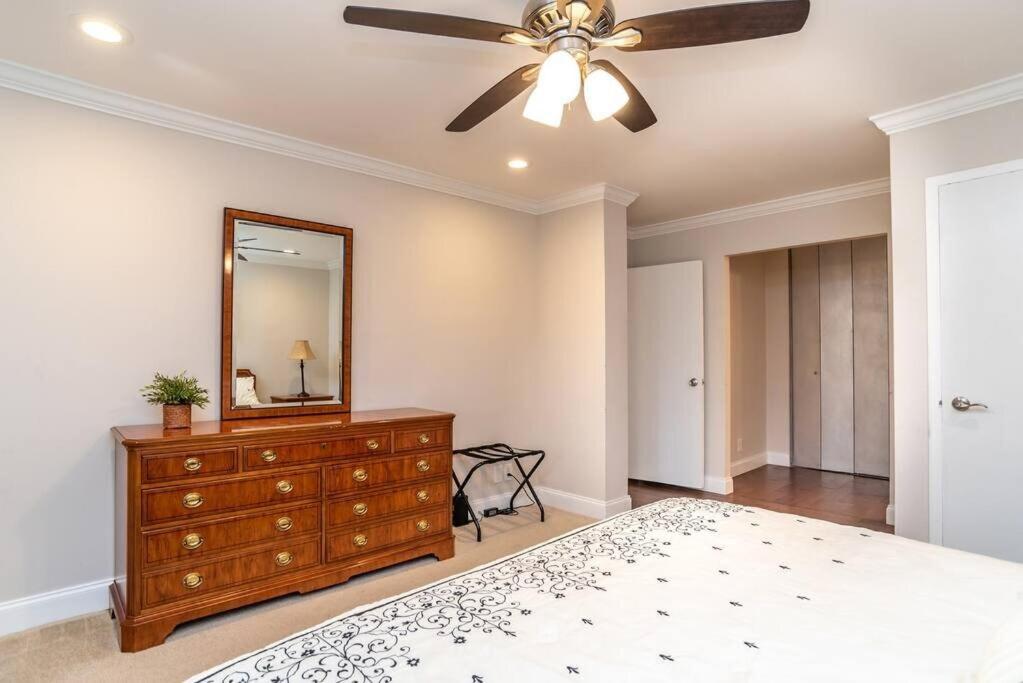 Atlanta Downtown Onsite Parking King! 3BR LM 06 Units view 2