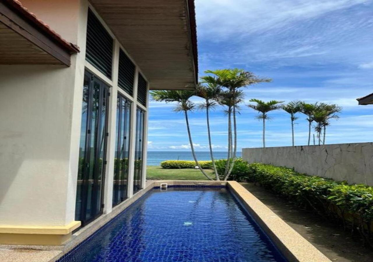 Borneo Beach Villa & Suite