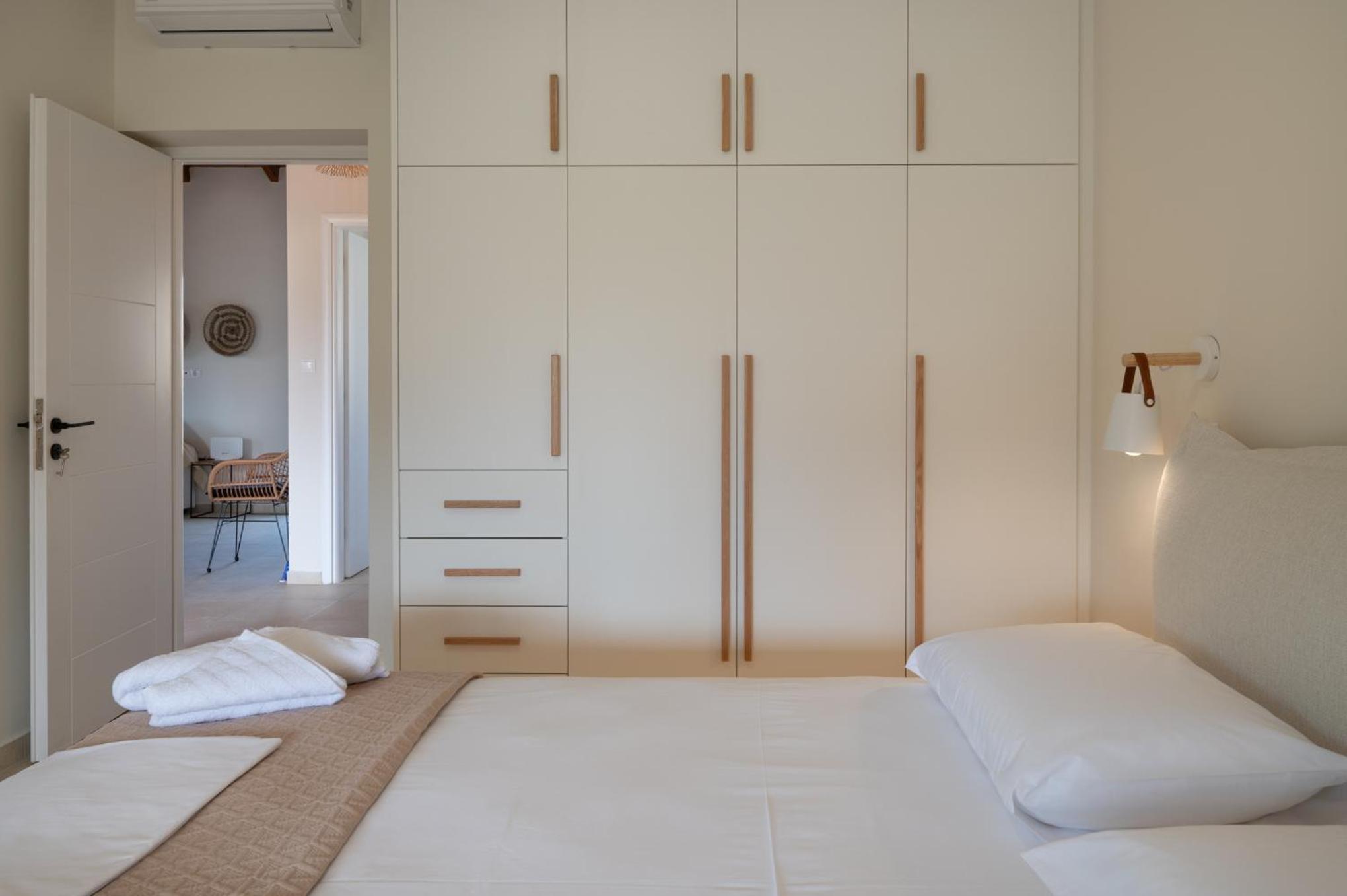 Stoupa Harmony Suites - Two Bedroom Apartment