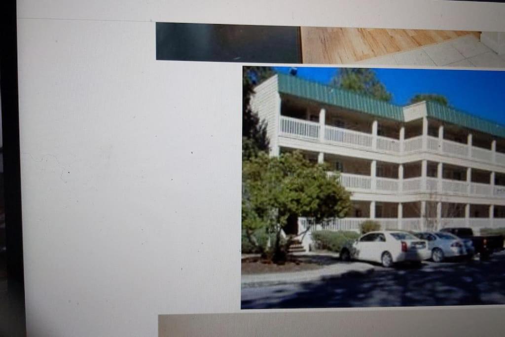 Hotel Blissful - Image 1