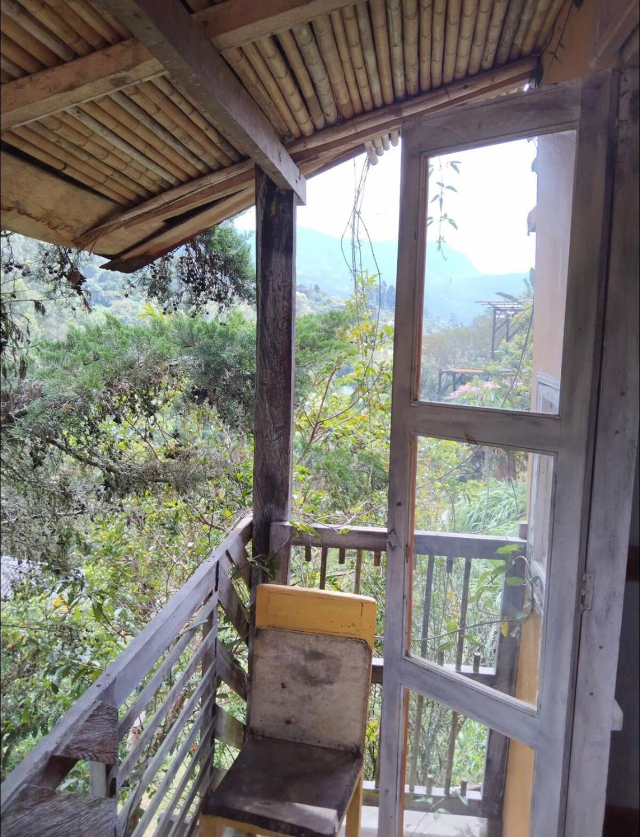 Casa sol y montaña
