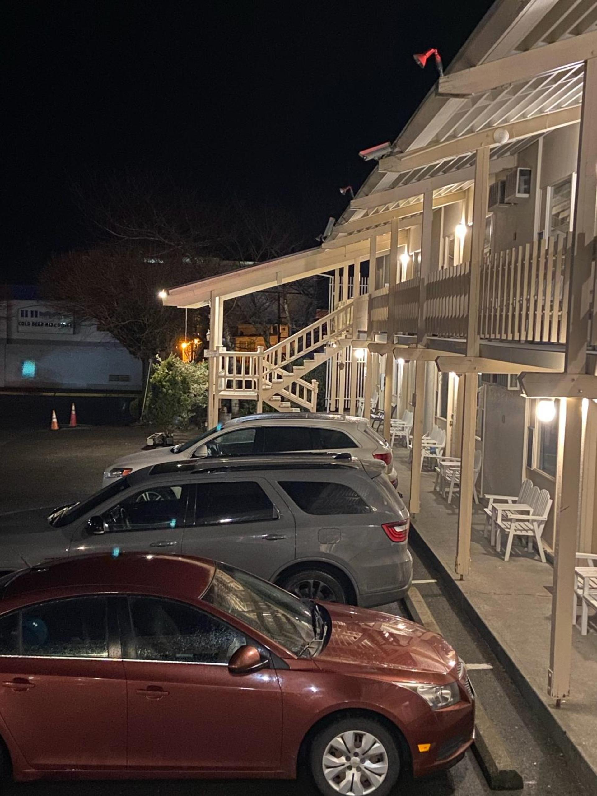 Slumber Lodge - Image 3