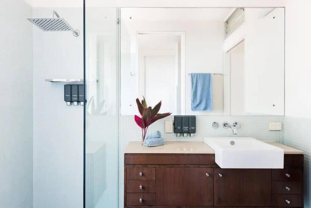 Blue Sapphire - Panoramic Ocean Views of Agnes Water's Main Beach