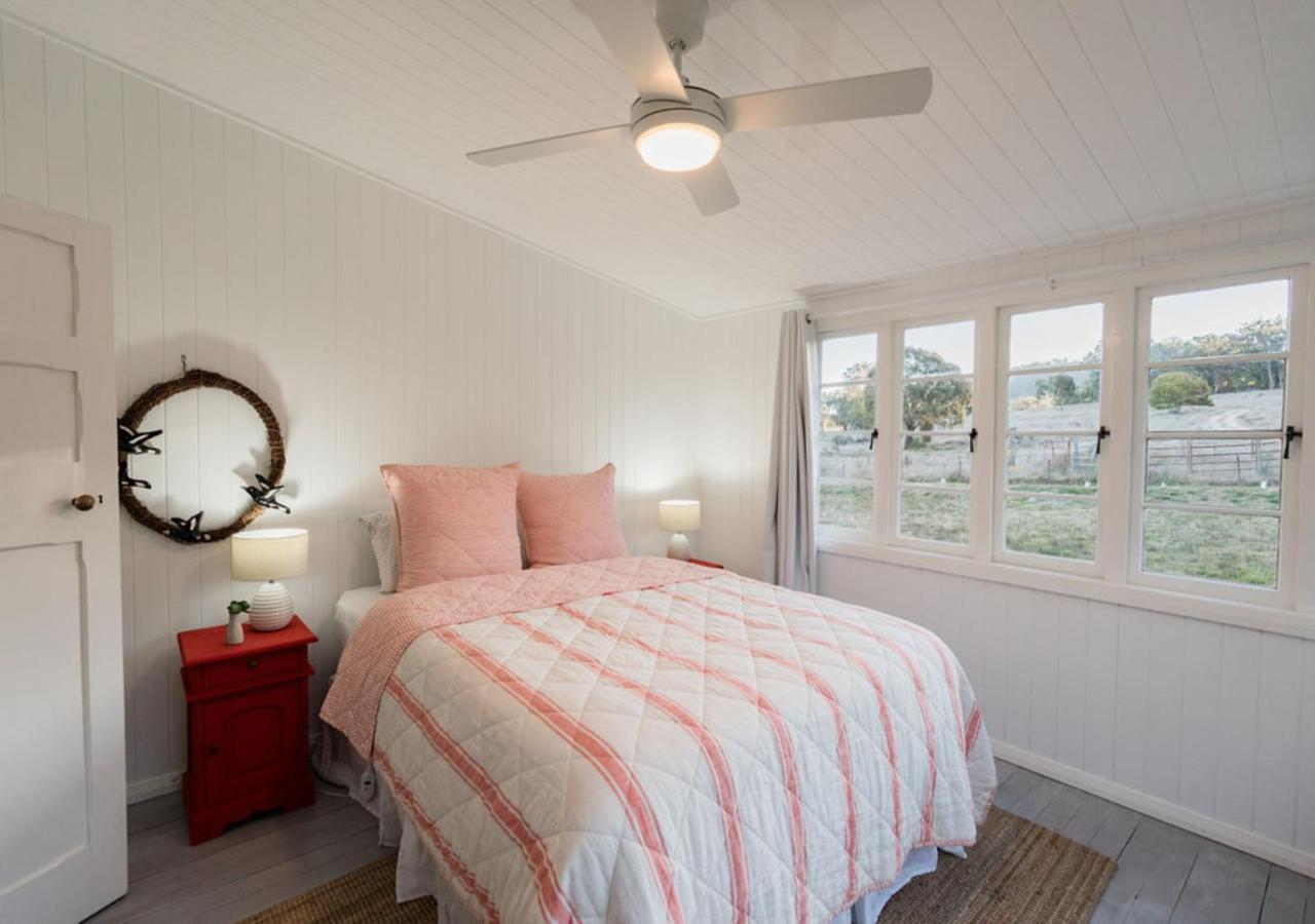 Pretty Pink Queenslander - Spectacular Views, Space and Serenity