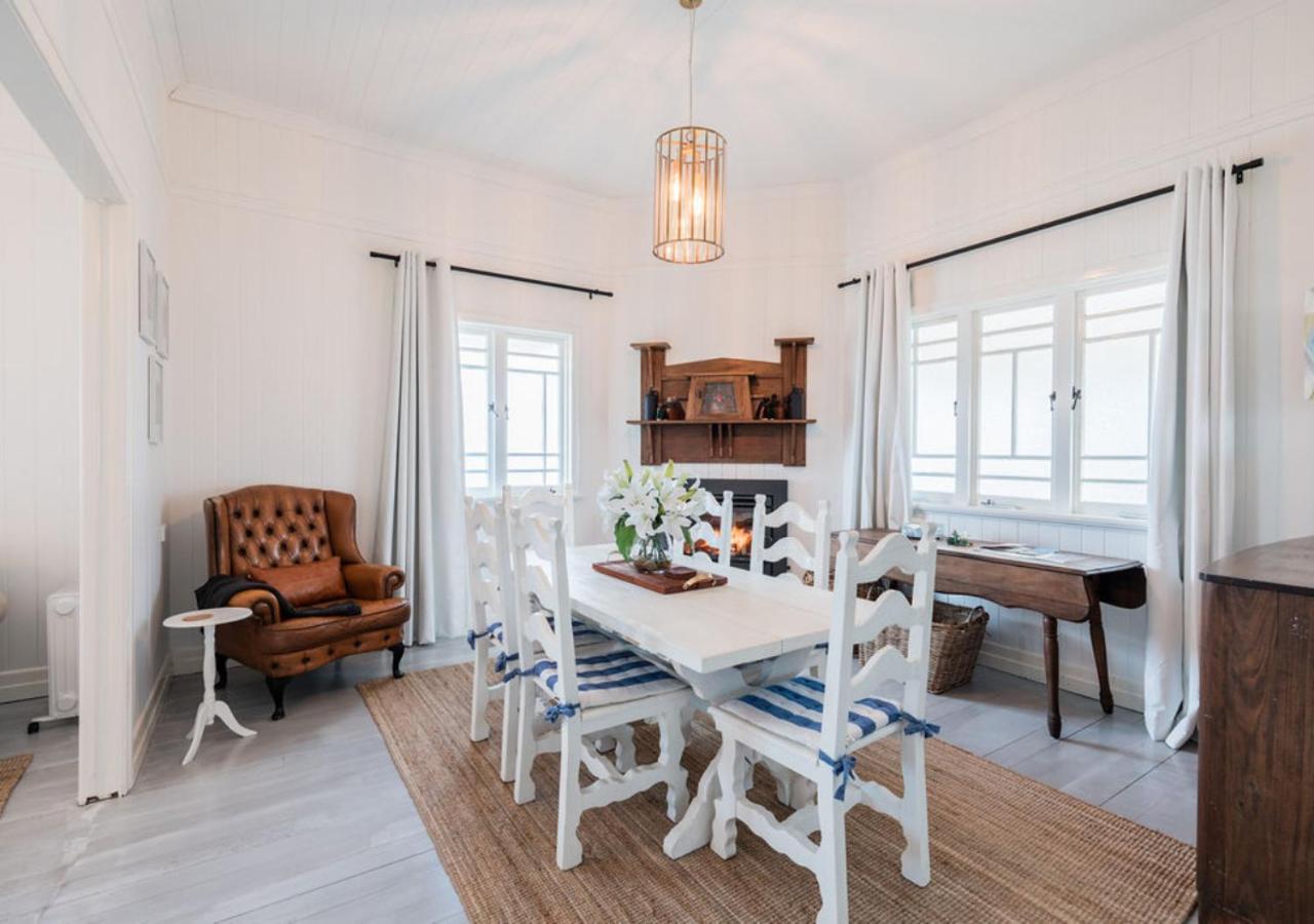 Pretty Pink Queenslander - Spectacular Views, Space and Serenity