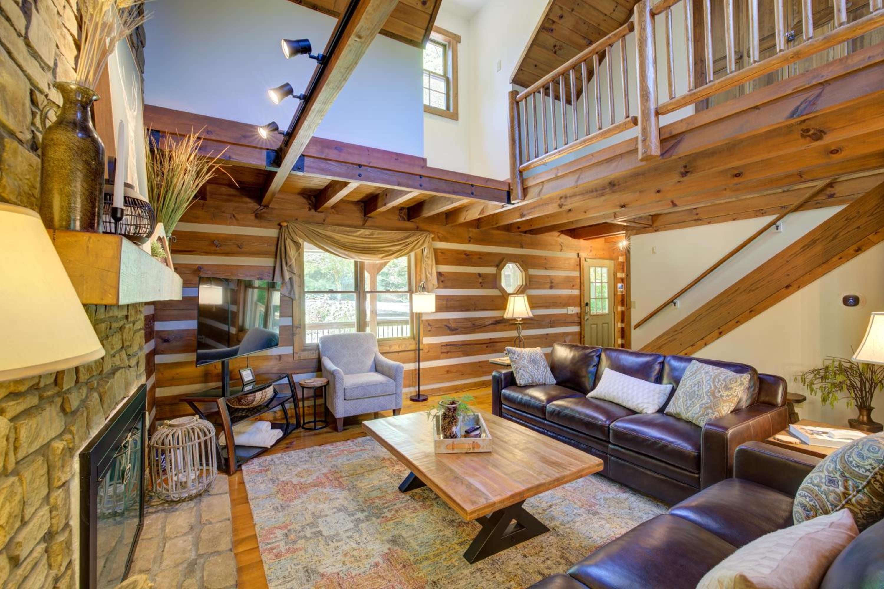Acre Ridge Cabin view 4