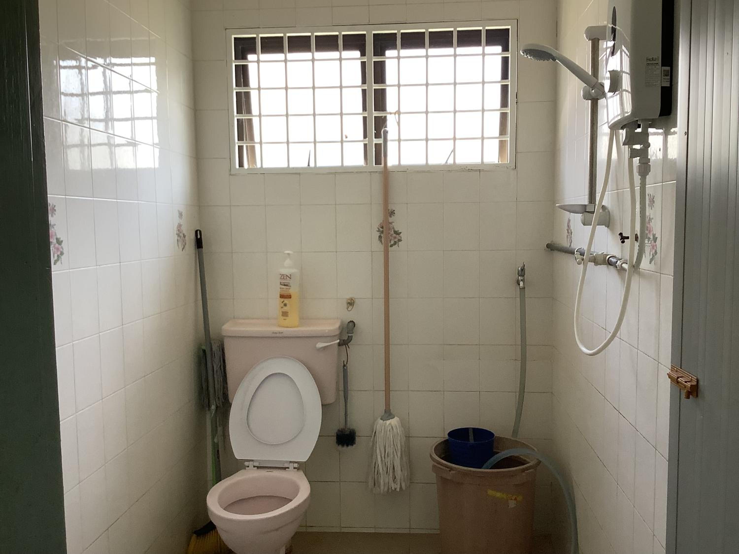4 Bedrooms Ipoh Landed House, Ipoh Town photo 6