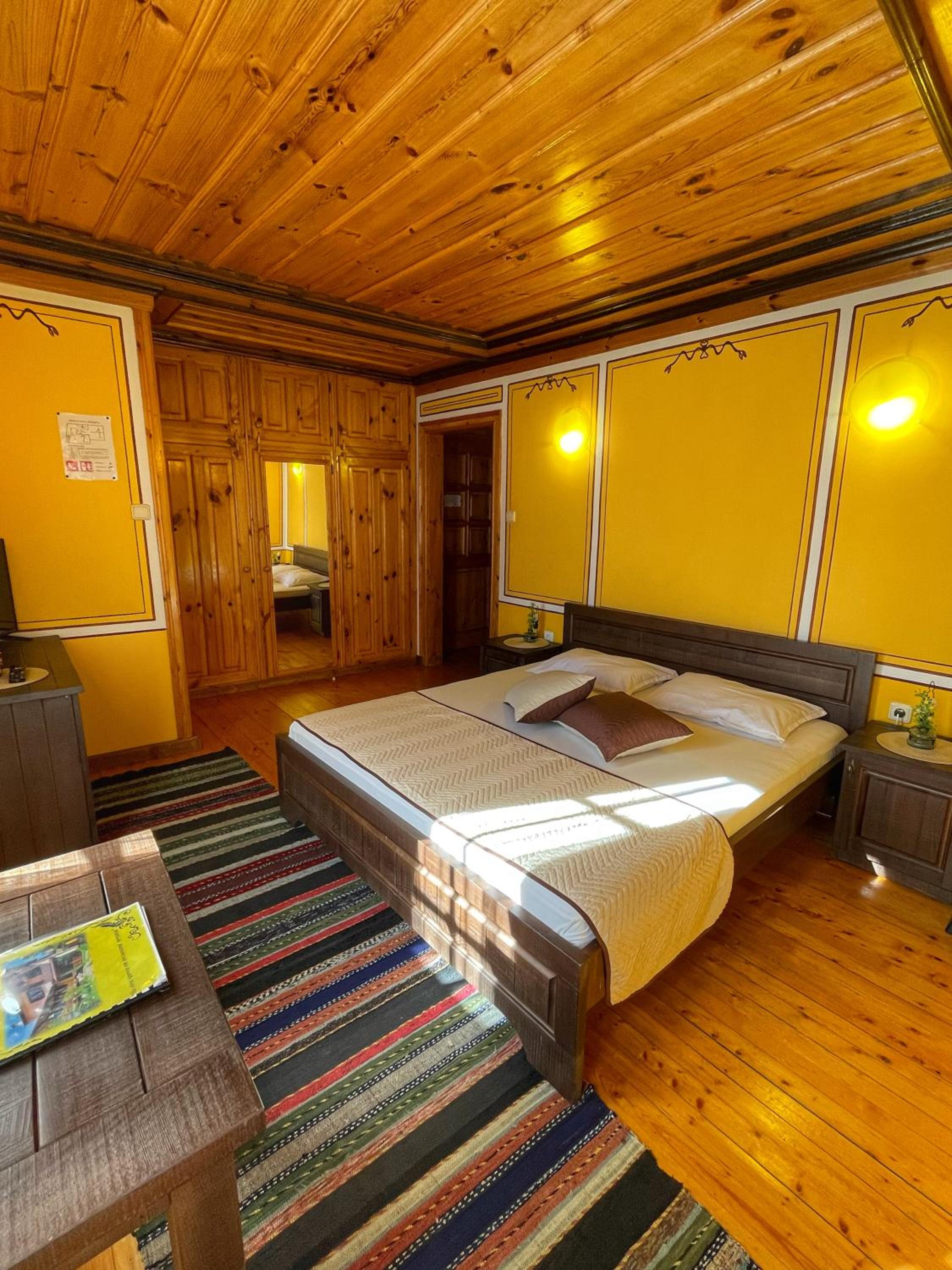 Guest rooms Colorit