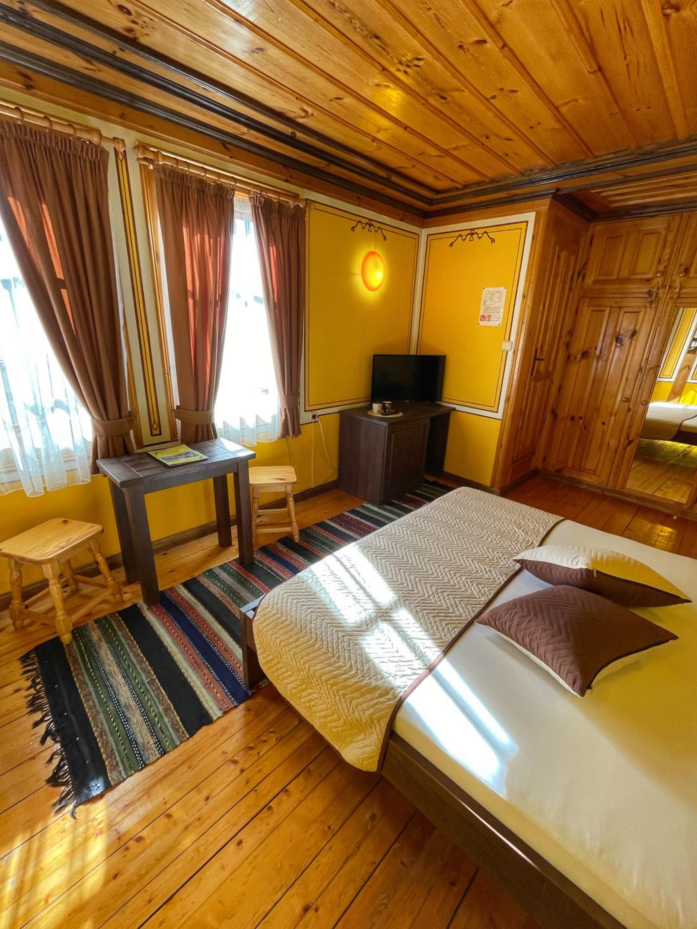 Guest rooms Colorit