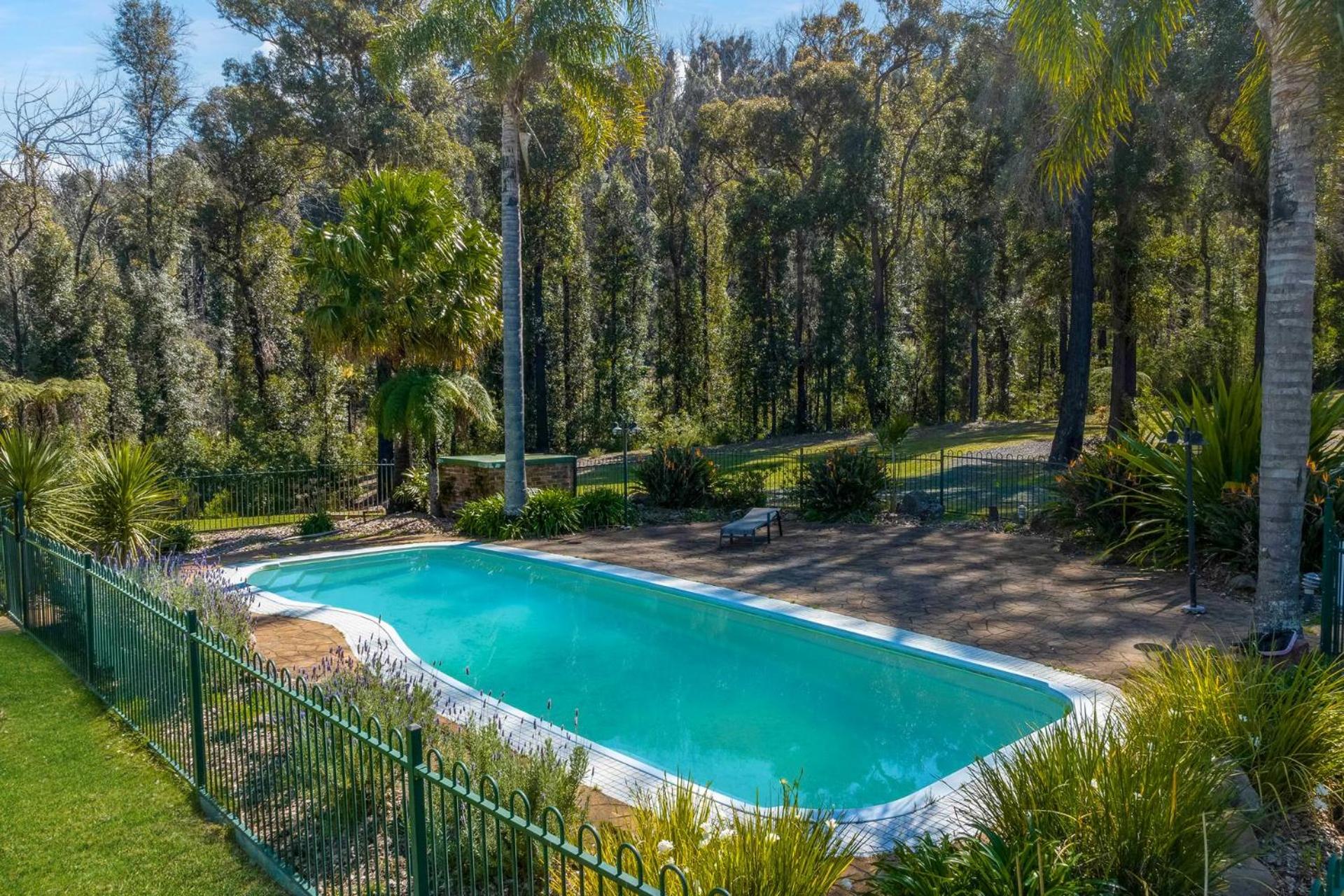 MarMel - Four bedroom home with pool and fire pit