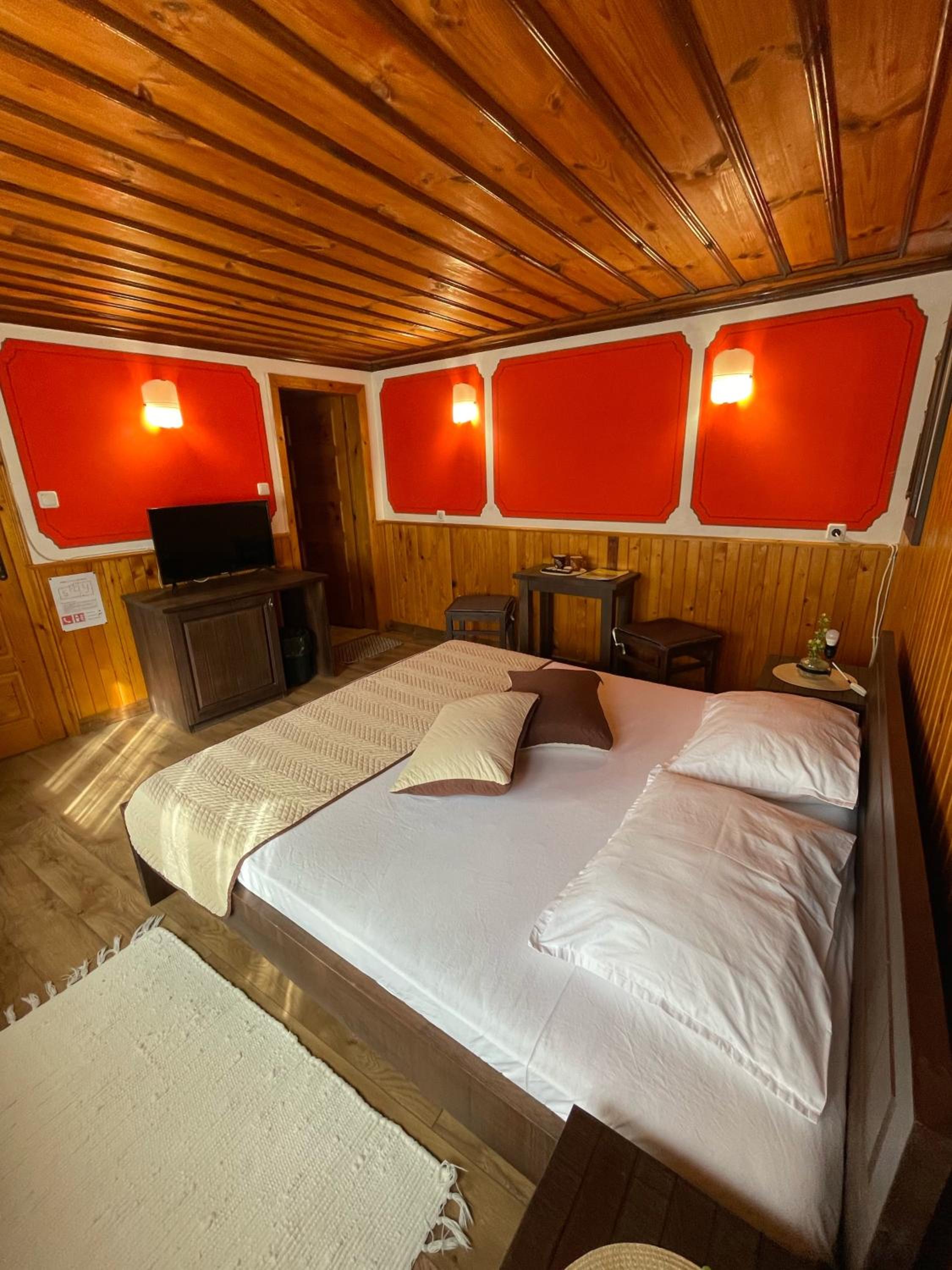 Guest rooms Colorit