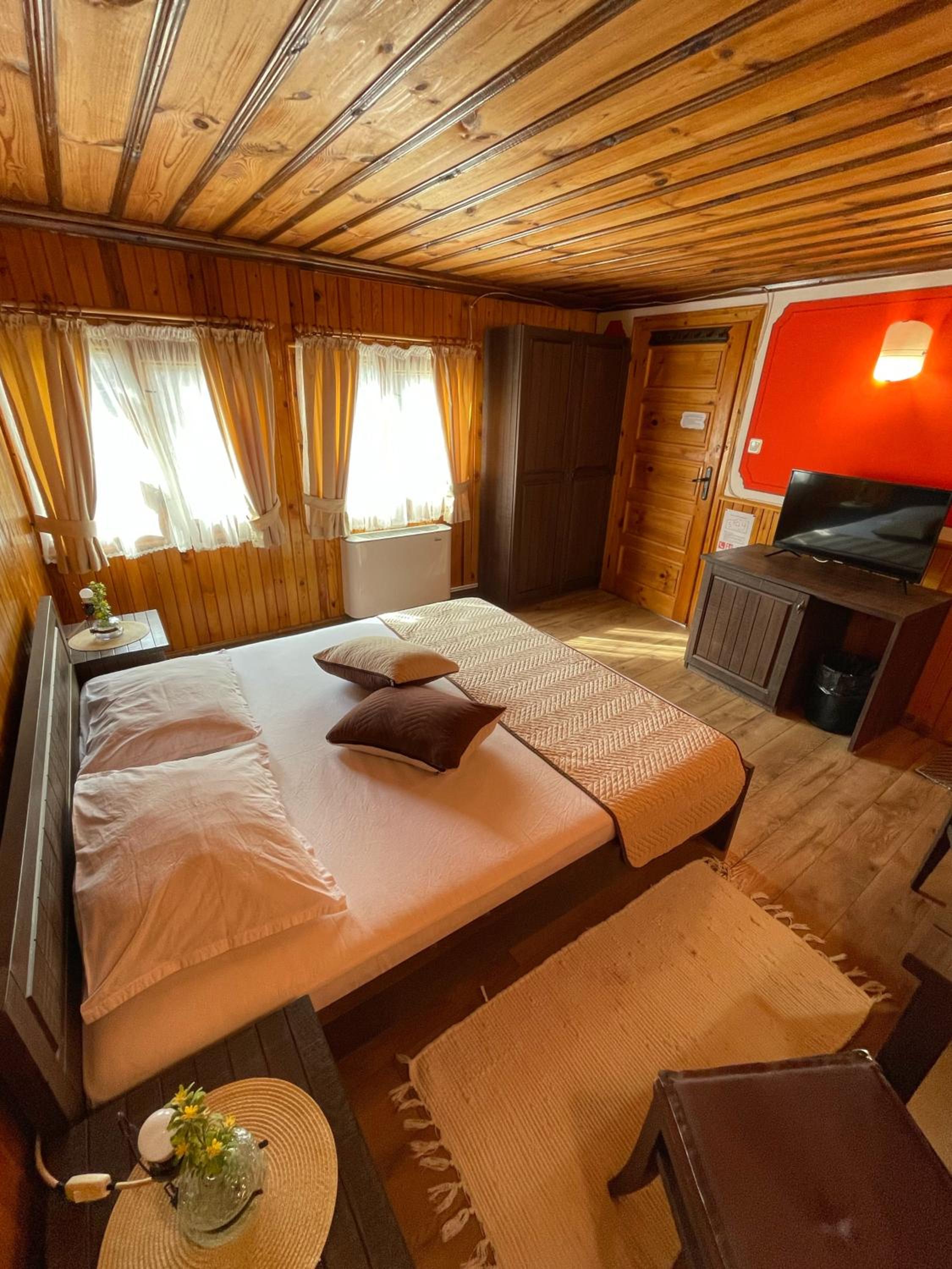 Guest rooms Colorit