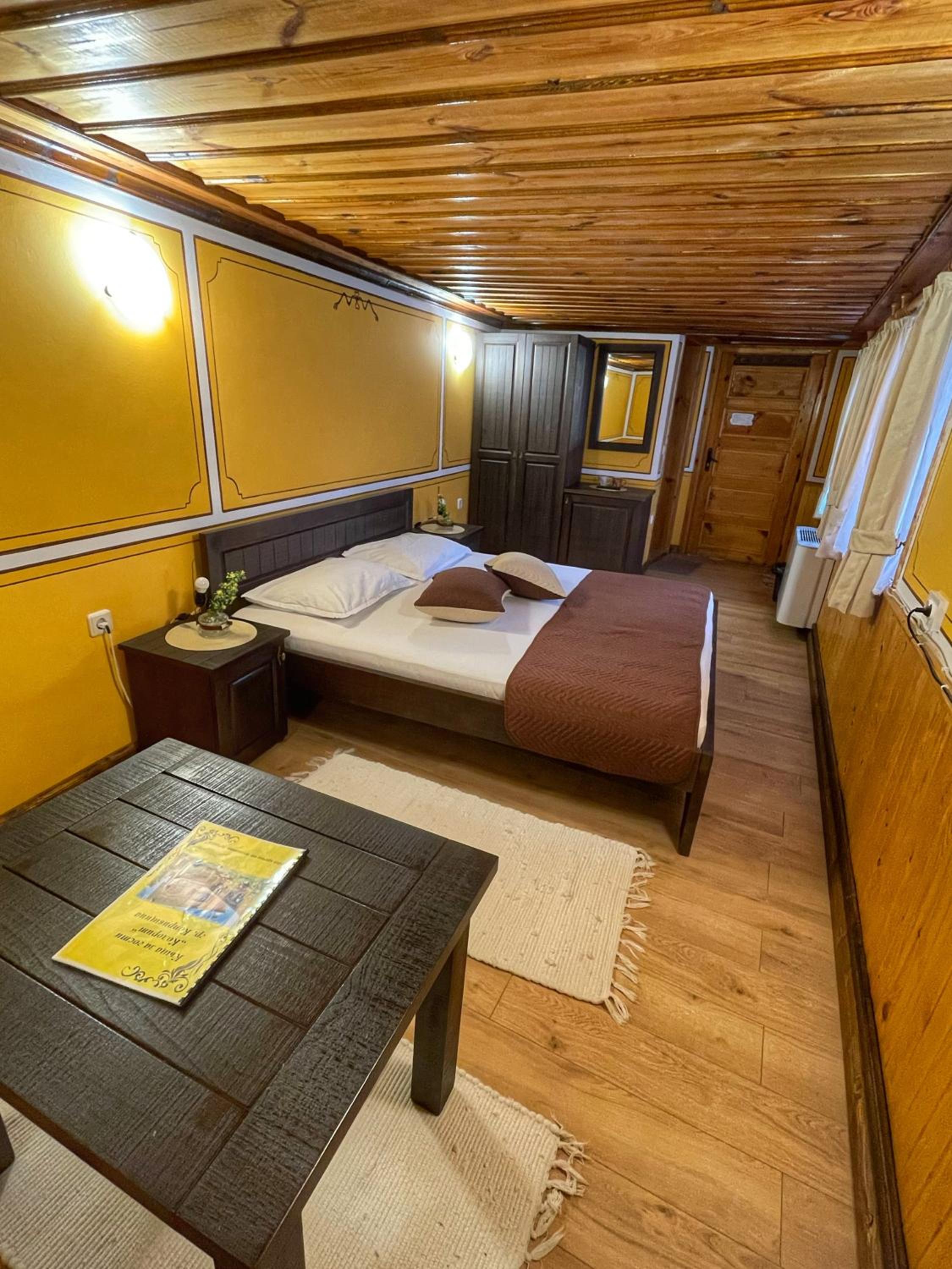 Guest rooms Colorit