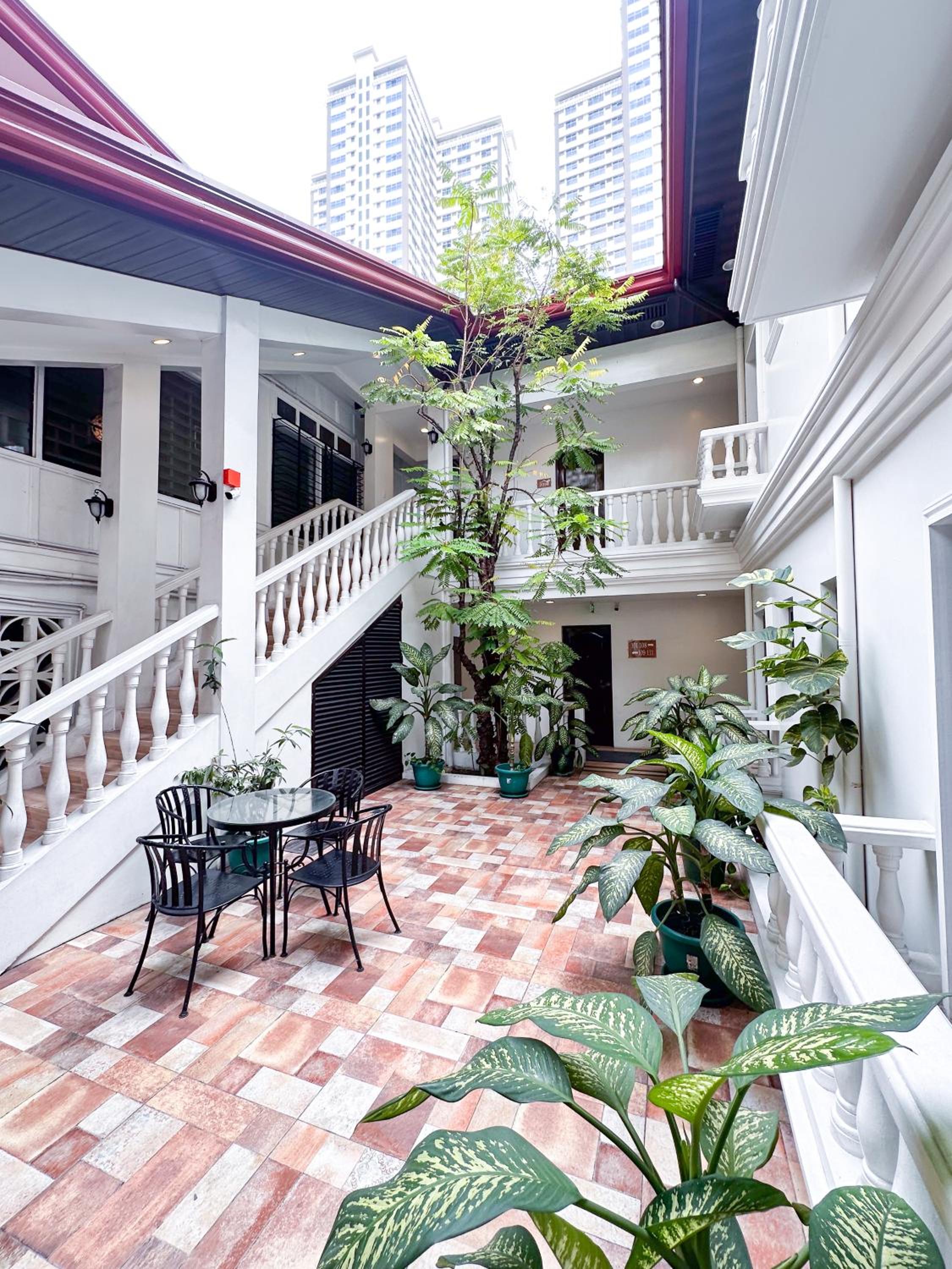 SANTOS Pension House