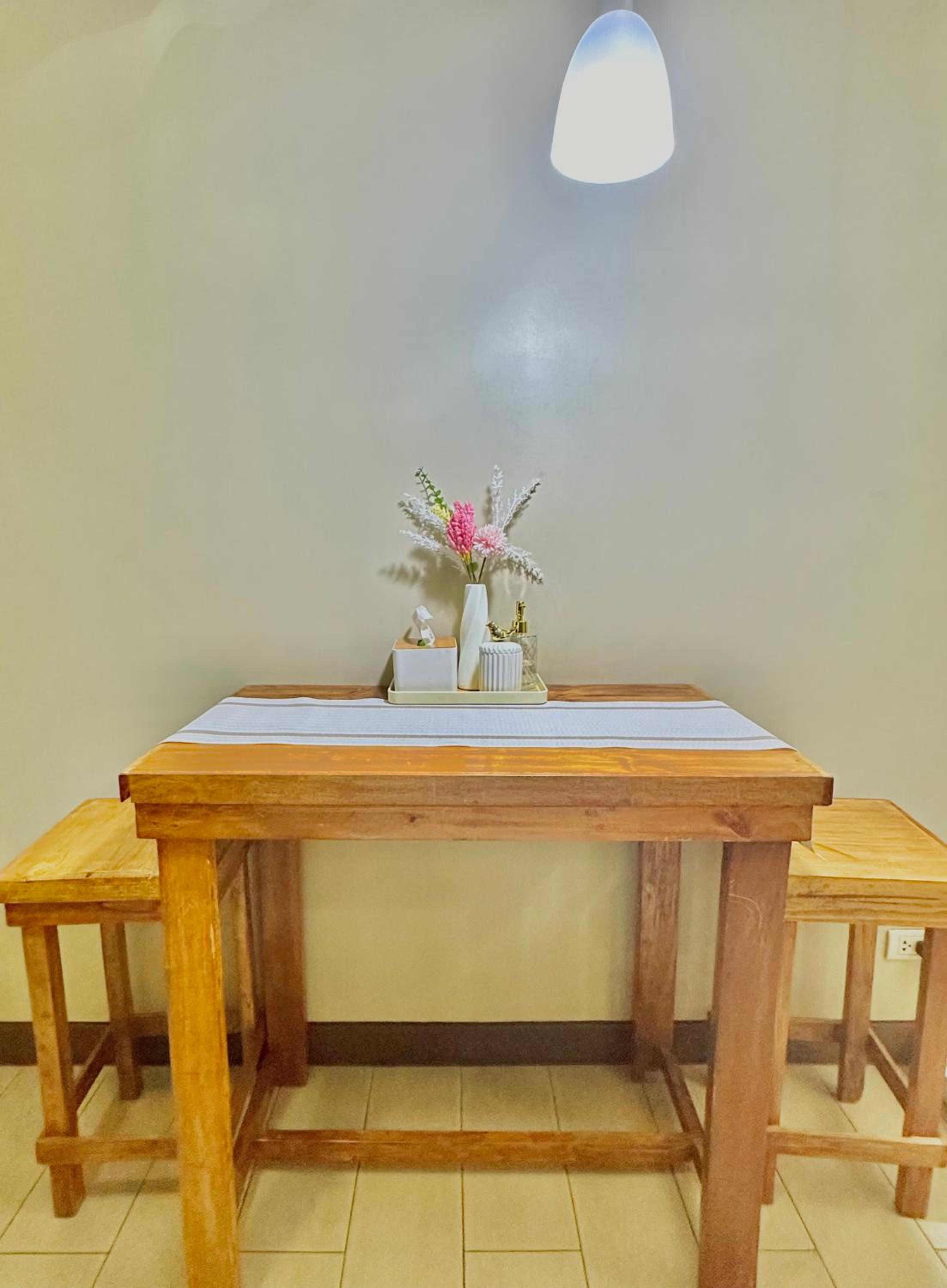 Condo in Newport City Pasay near NAIA T3 AIRPORT MANILA view 4
