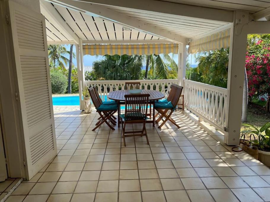Villa Baleine Bleue piscine&vue view 2