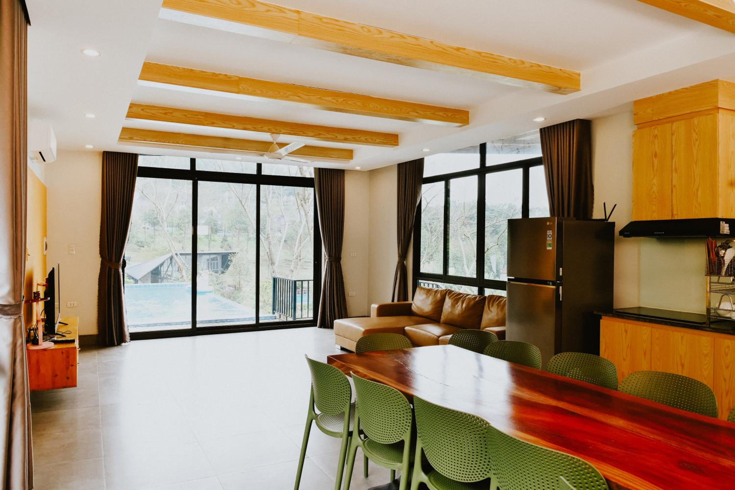 DC Green Villa & Resort Bavi - private pool and Mountain view