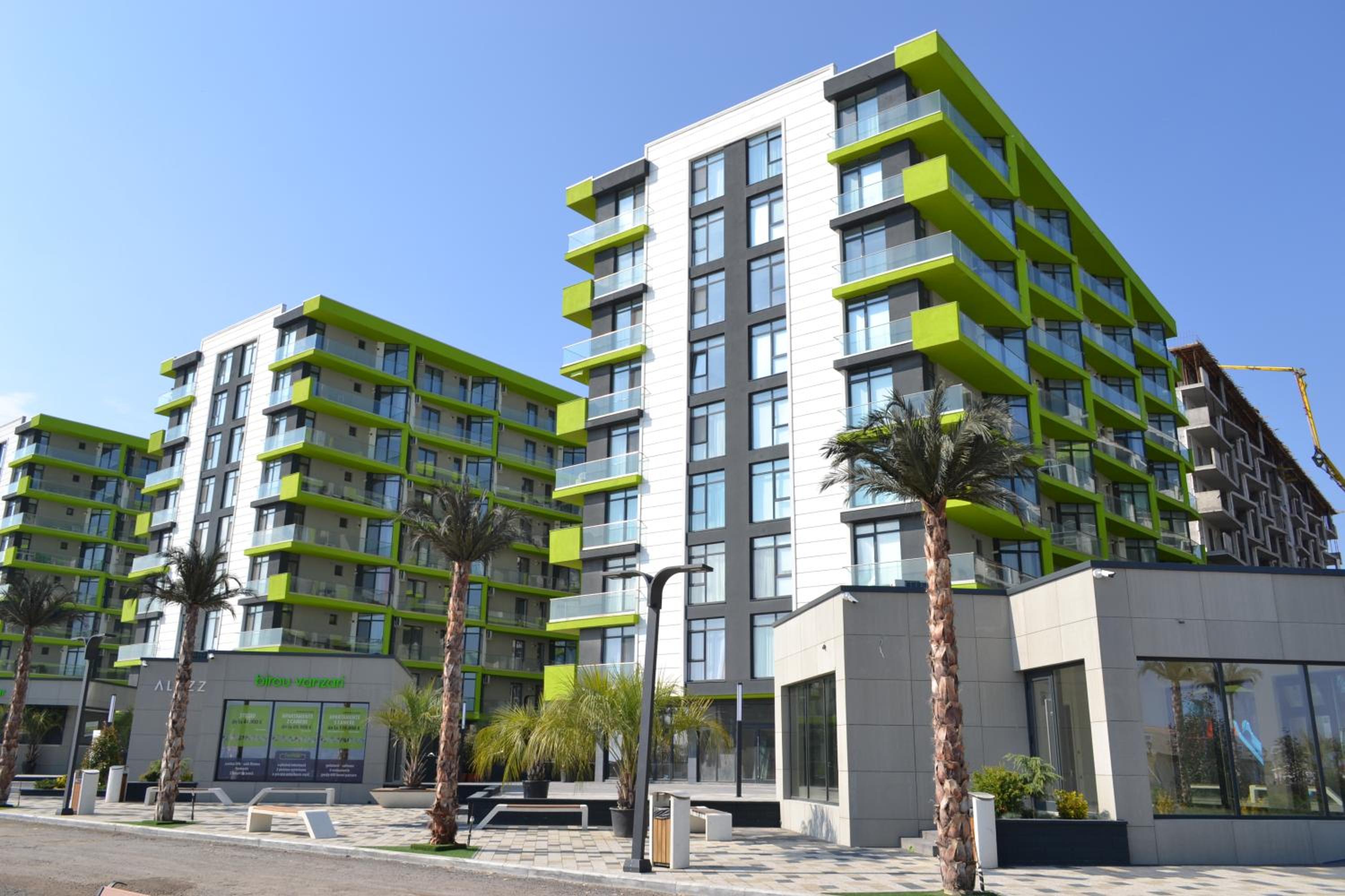 Hotel Panoramic SeaView Apartment Spa&Pool Resort - parking - Image 1