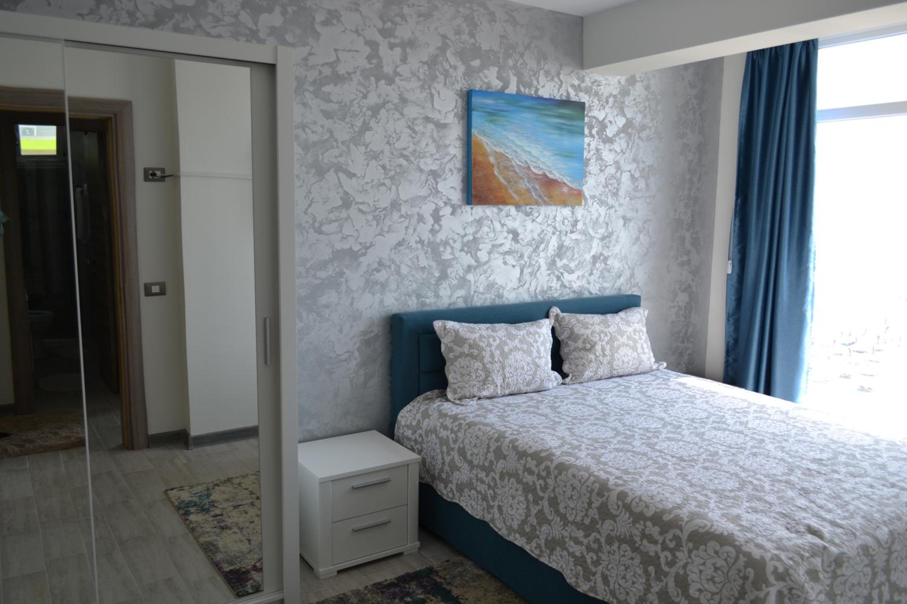 Panoramic SeaView Apartment Spa&Pool Resort - parking view 2