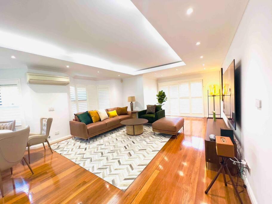 Maroubra Gem Close to Everything Sleep 16