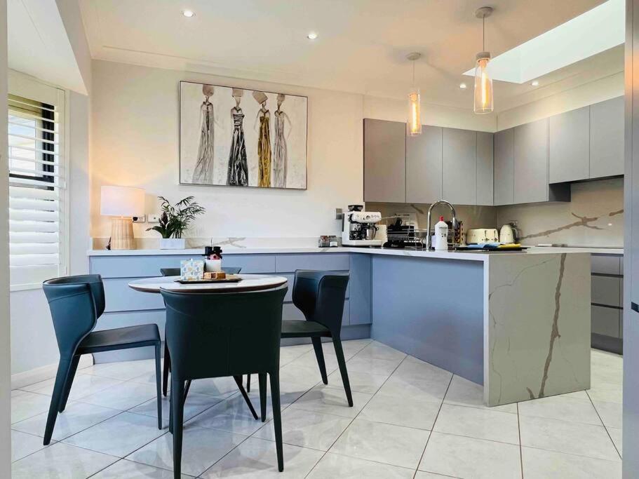Maroubra Gem Close to Everything Sleep 16