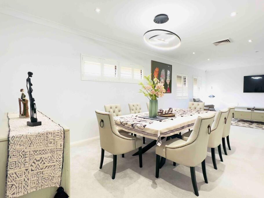 Maroubra Gem Close to Everything Sleep 16