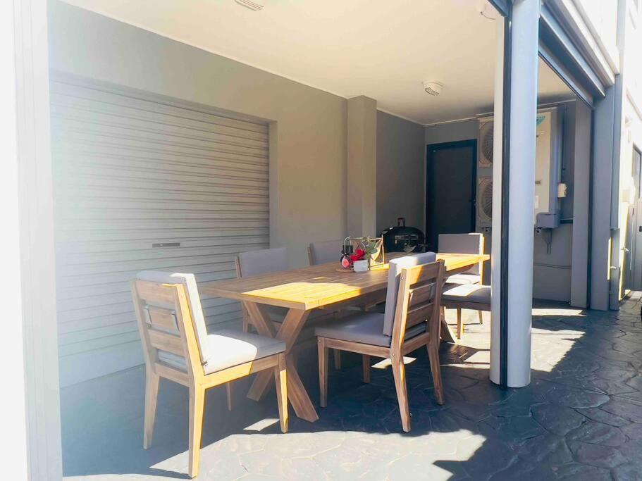 Maroubra Gem Close to Everything Sleep 16