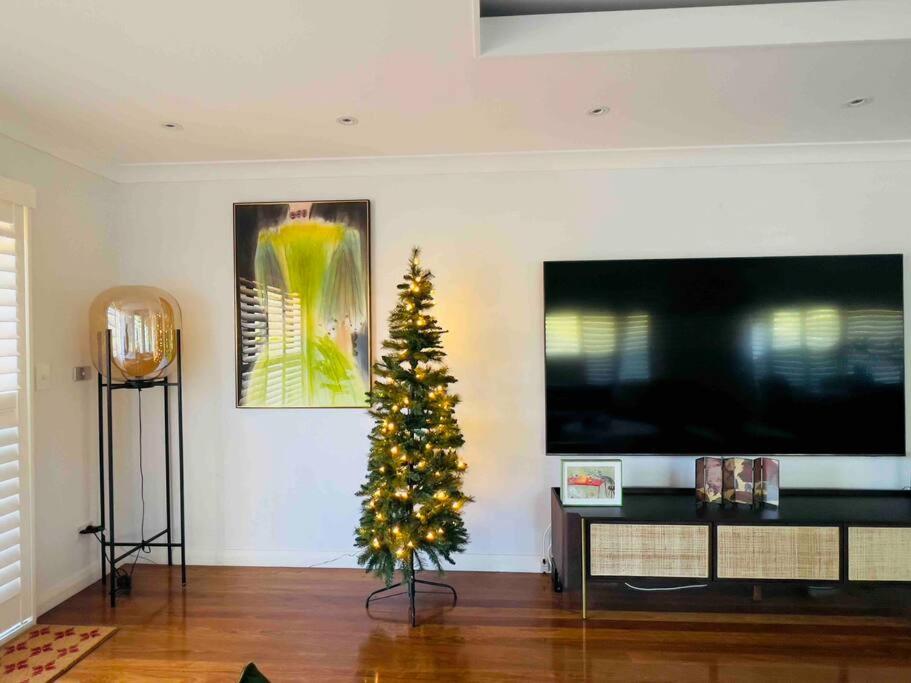 Maroubra Gem Close to Everything Sleep 16