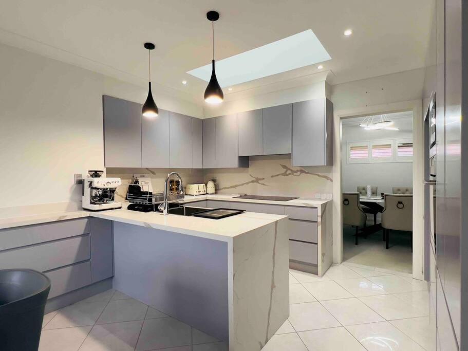 Maroubra Gem Close to Everything Sleep 16