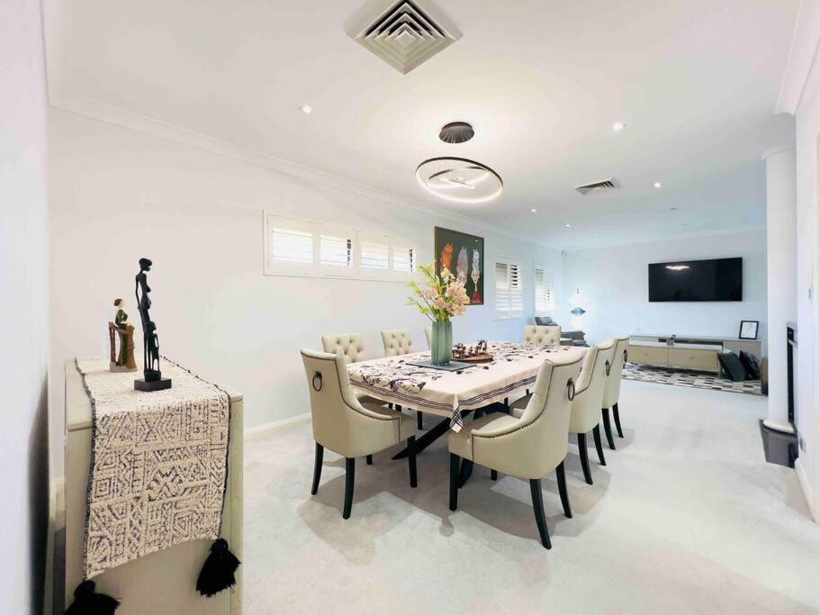 Maroubra Gem Close to Everything Sleep 16